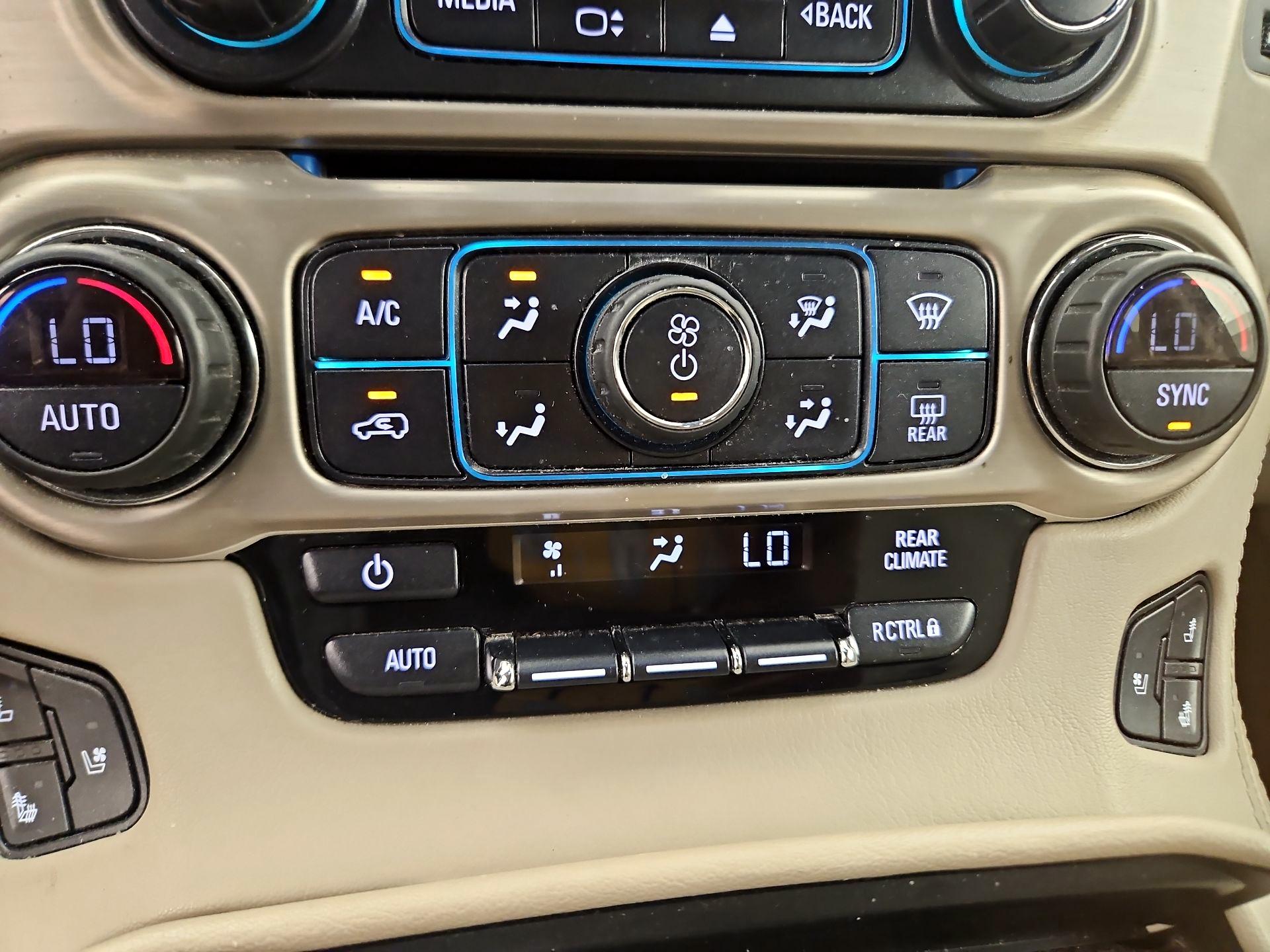 Thumbnail: 2020 GMC Yukon XL - 14