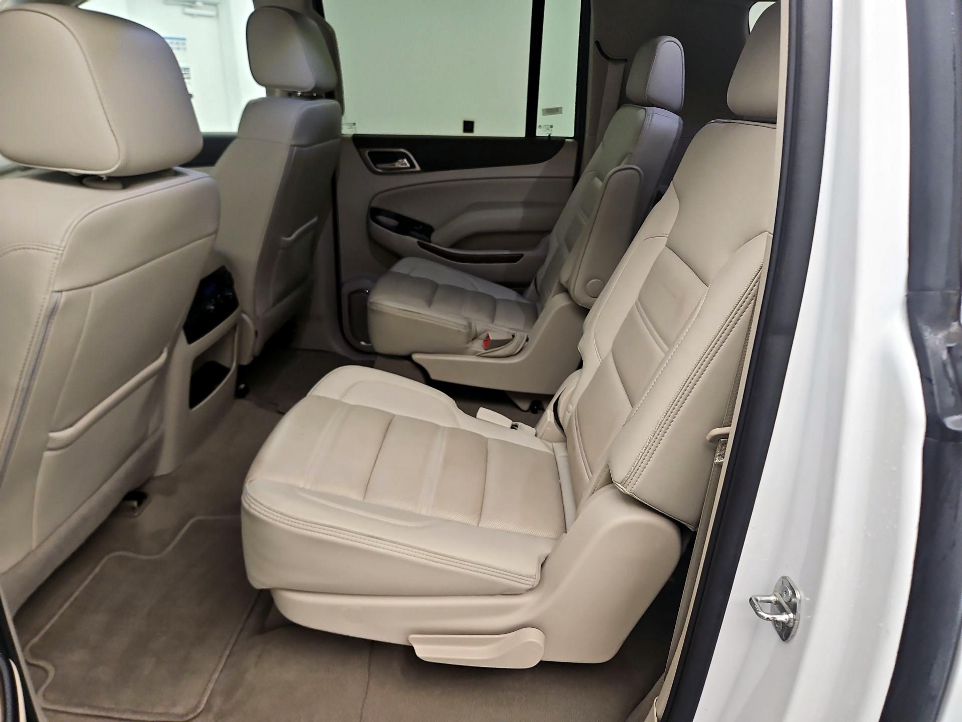Thumbnail: 2020 GMC Yukon XL - 17