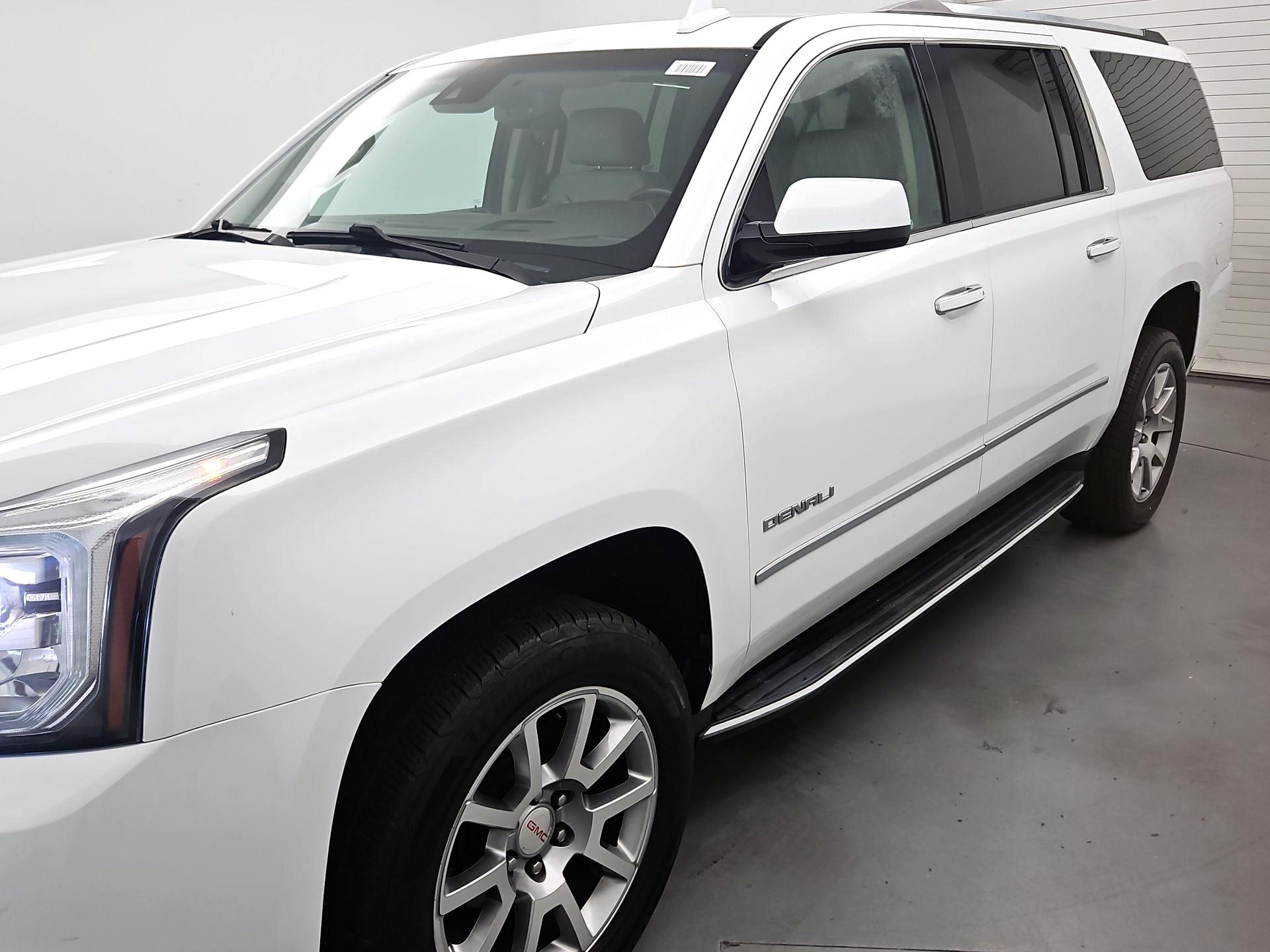 Thumbnail: 2020 GMC Yukon XL - 3