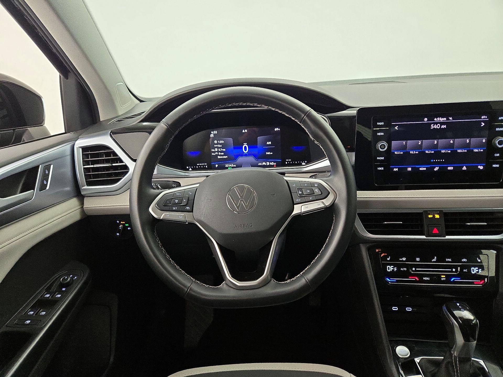 Thumbnail: 2025 Volkswagen Taos - 10