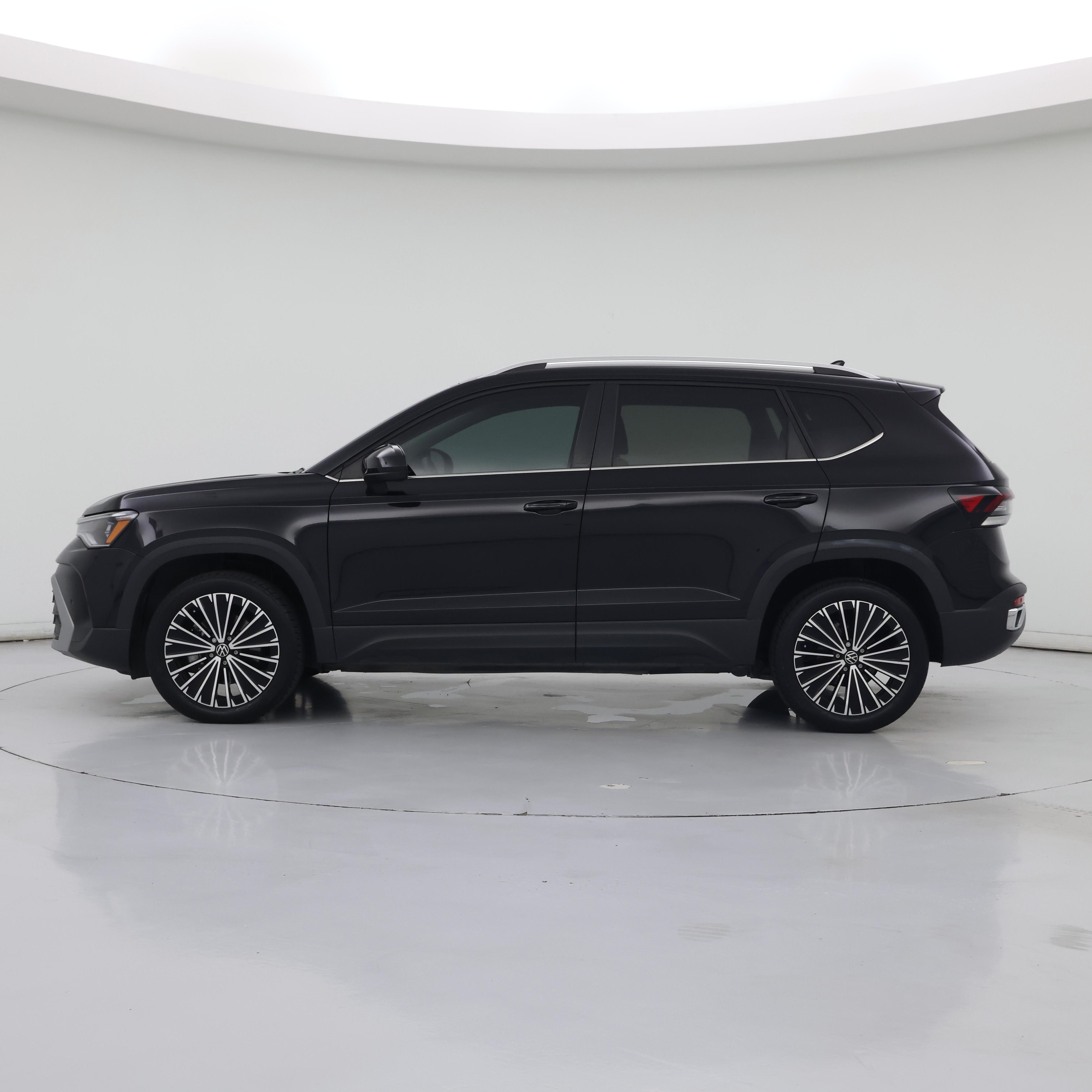 Thumbnail: 2025 Volkswagen Taos - 3