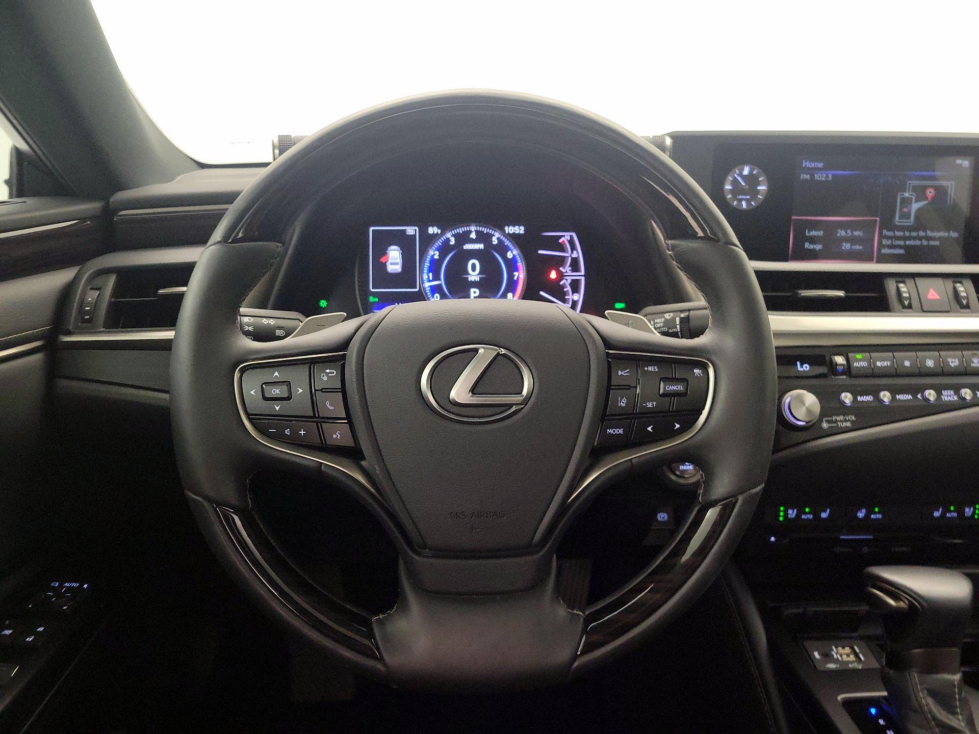 Thumbnail: 2021 Lexus ES - 10