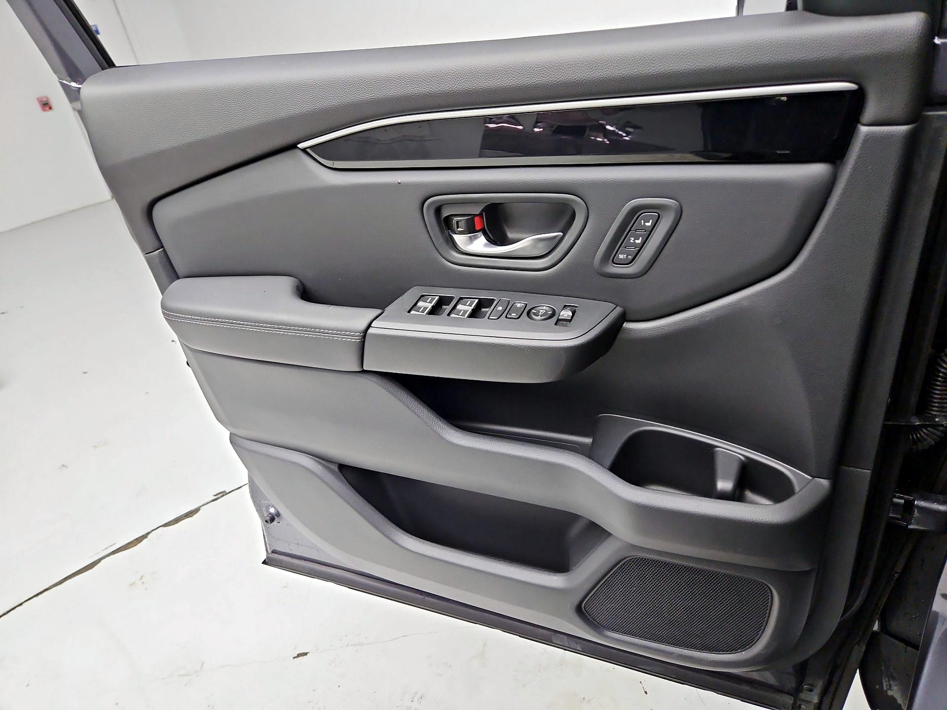 Thumbnail: 2023 Honda Pilot - 12