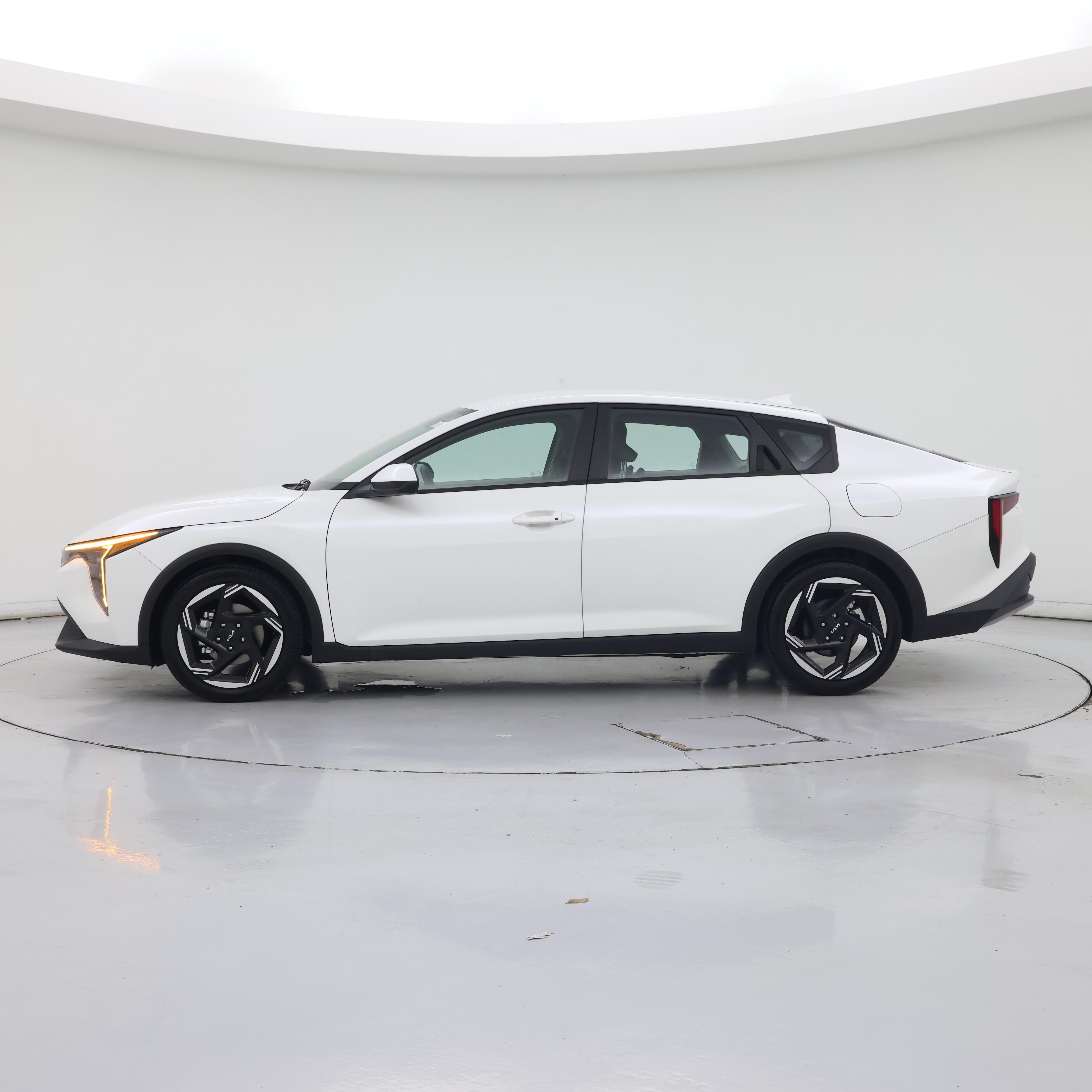 Thumbnail: 2025 Kia K4 - 3