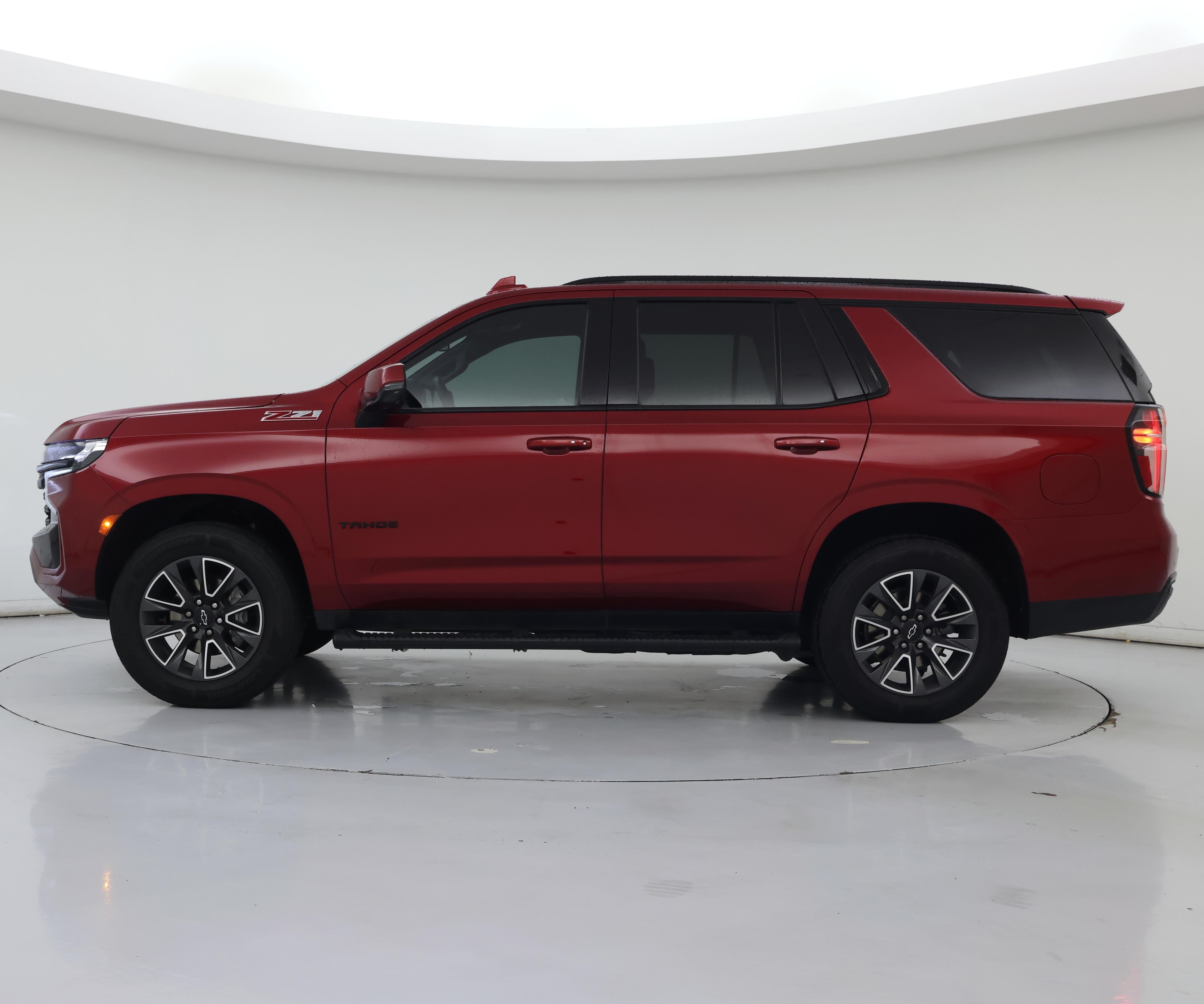 Thumbnail: 2023 Chevrolet Tahoe - 3