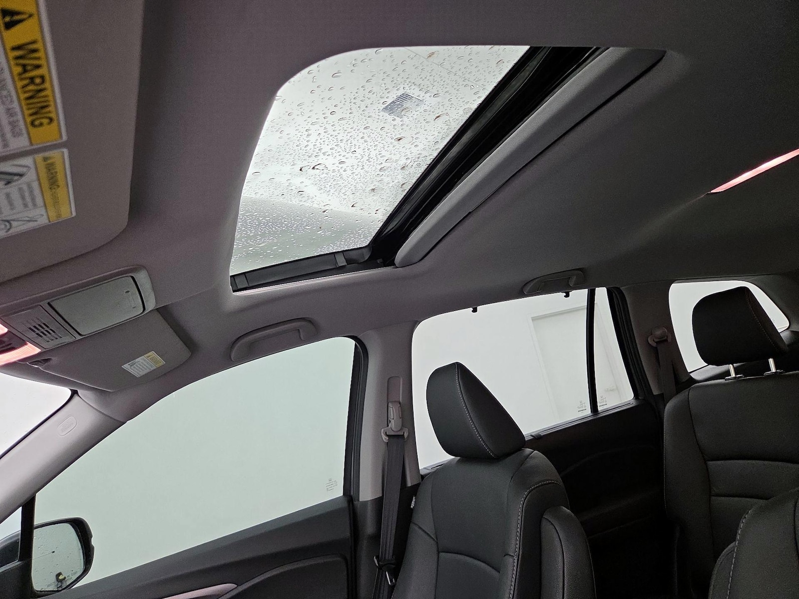 Sunroof(s) & Overhead Airbags