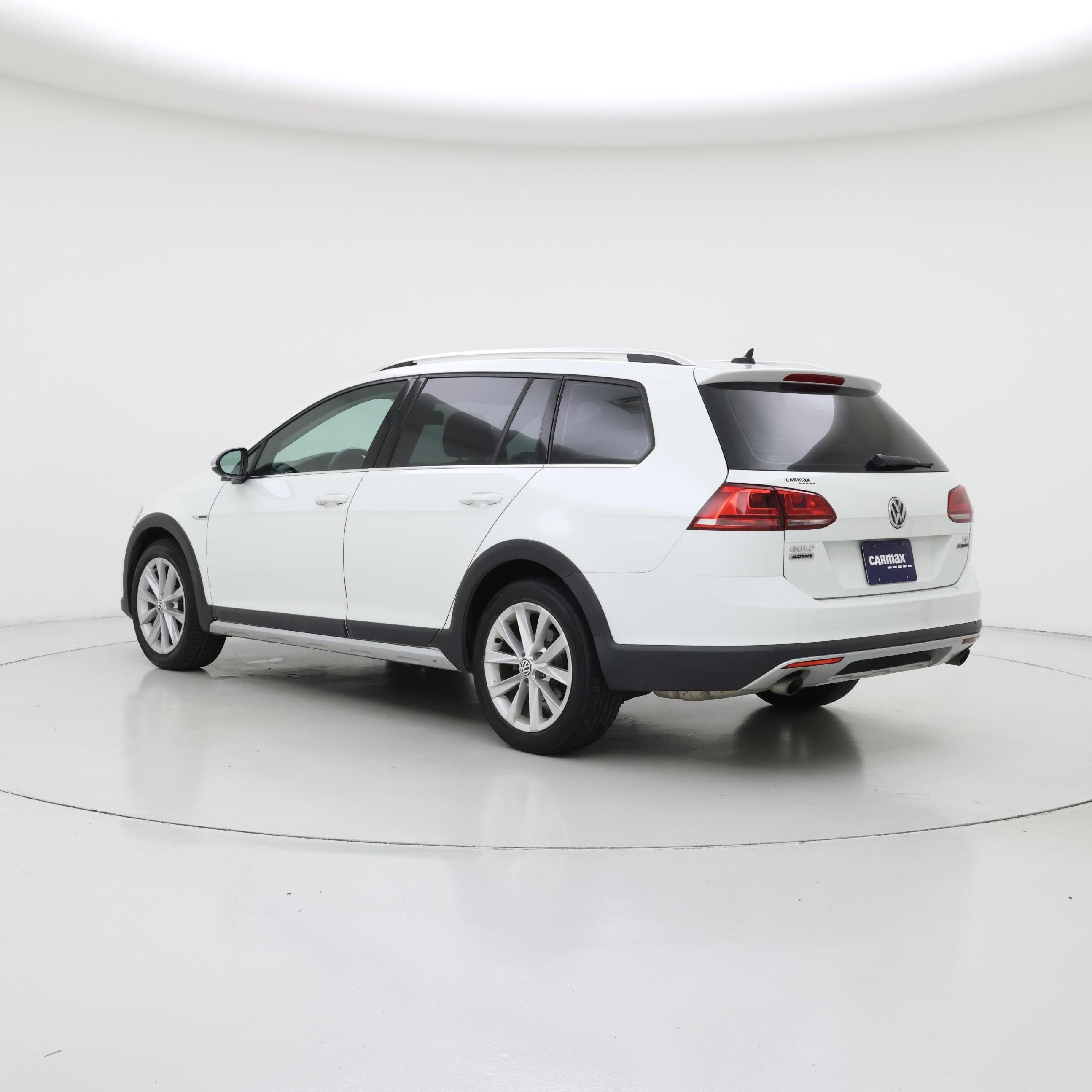 Thumbnail: 2017 Volkswagen Golf - 2