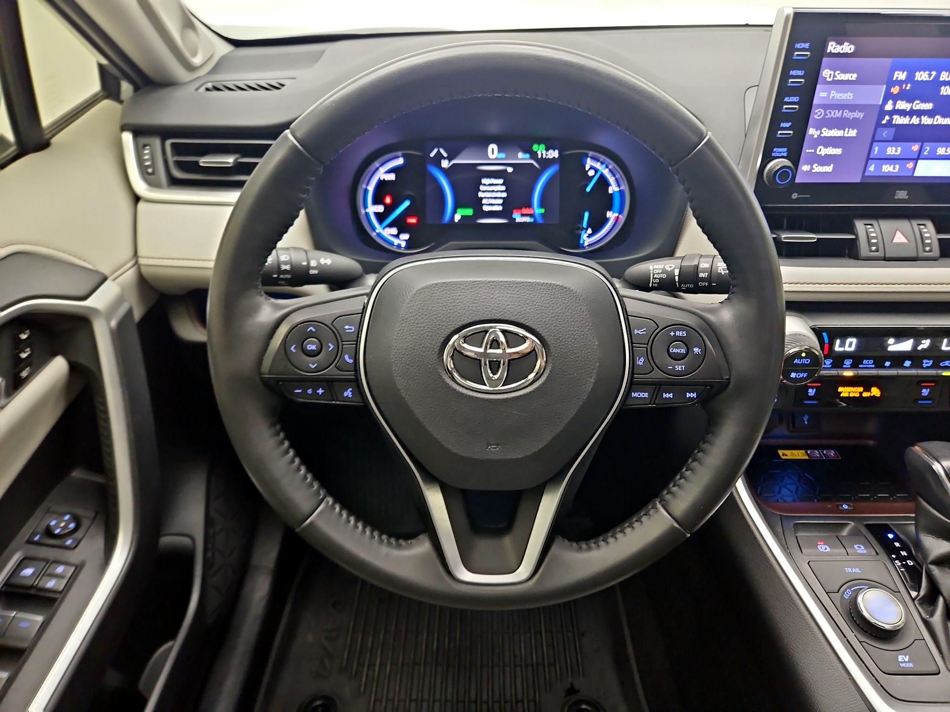 Thumbnail: 2022 Toyota RAV4 - 10
