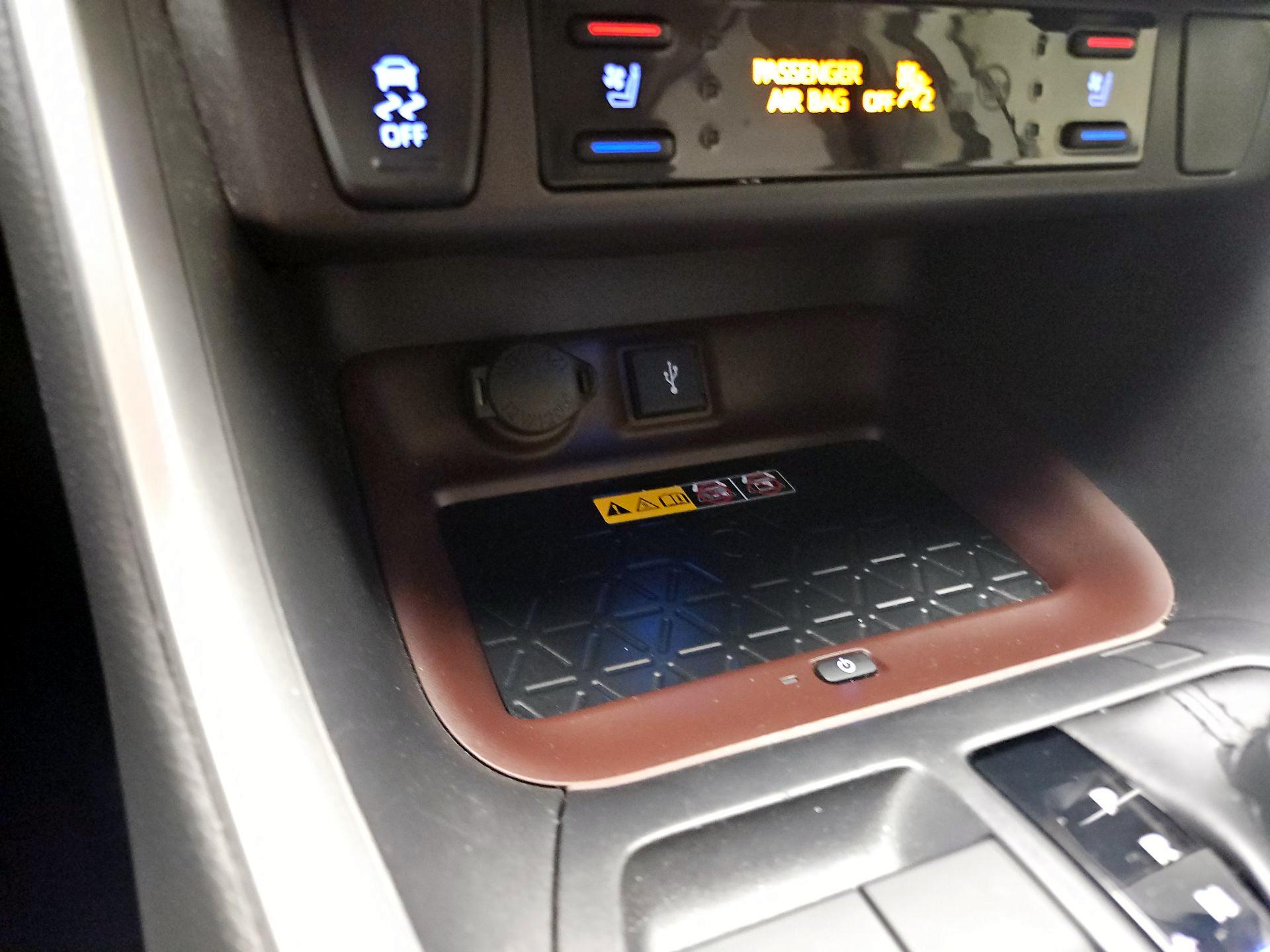 Thumbnail: 2022 Toyota RAV4 - 18