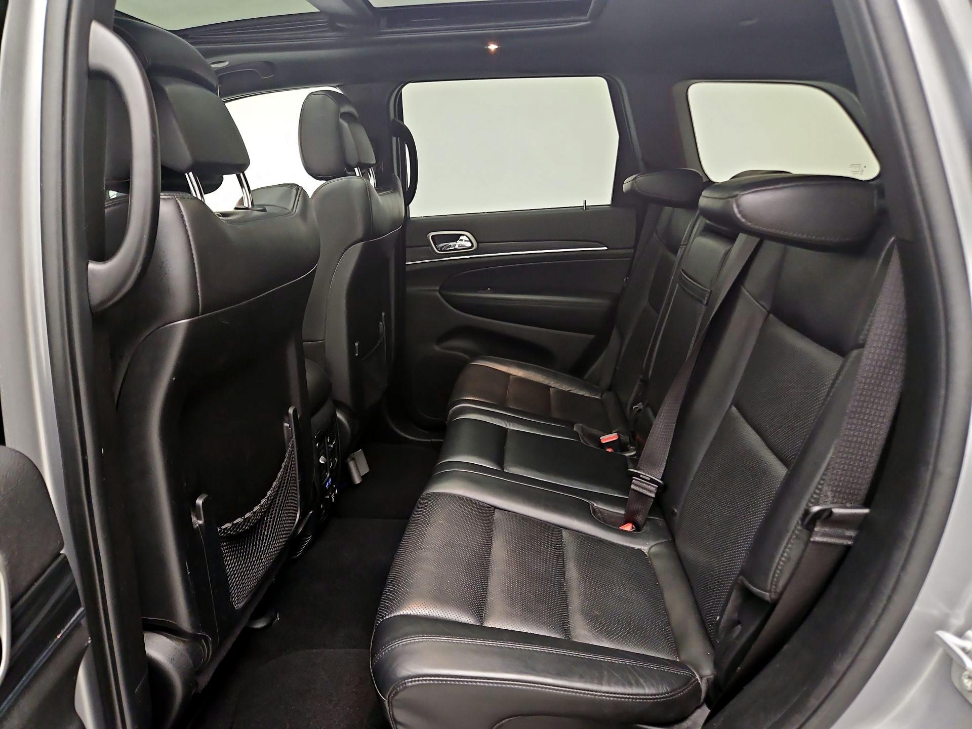 Thumbnail: 2020 Jeep Grand Cherokee - 20