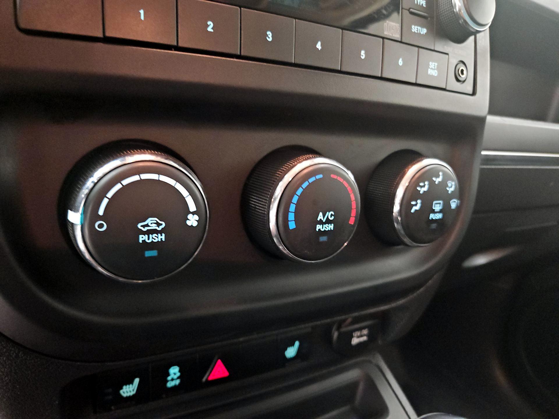 Thumbnail: 2017 Jeep Patriot - 14