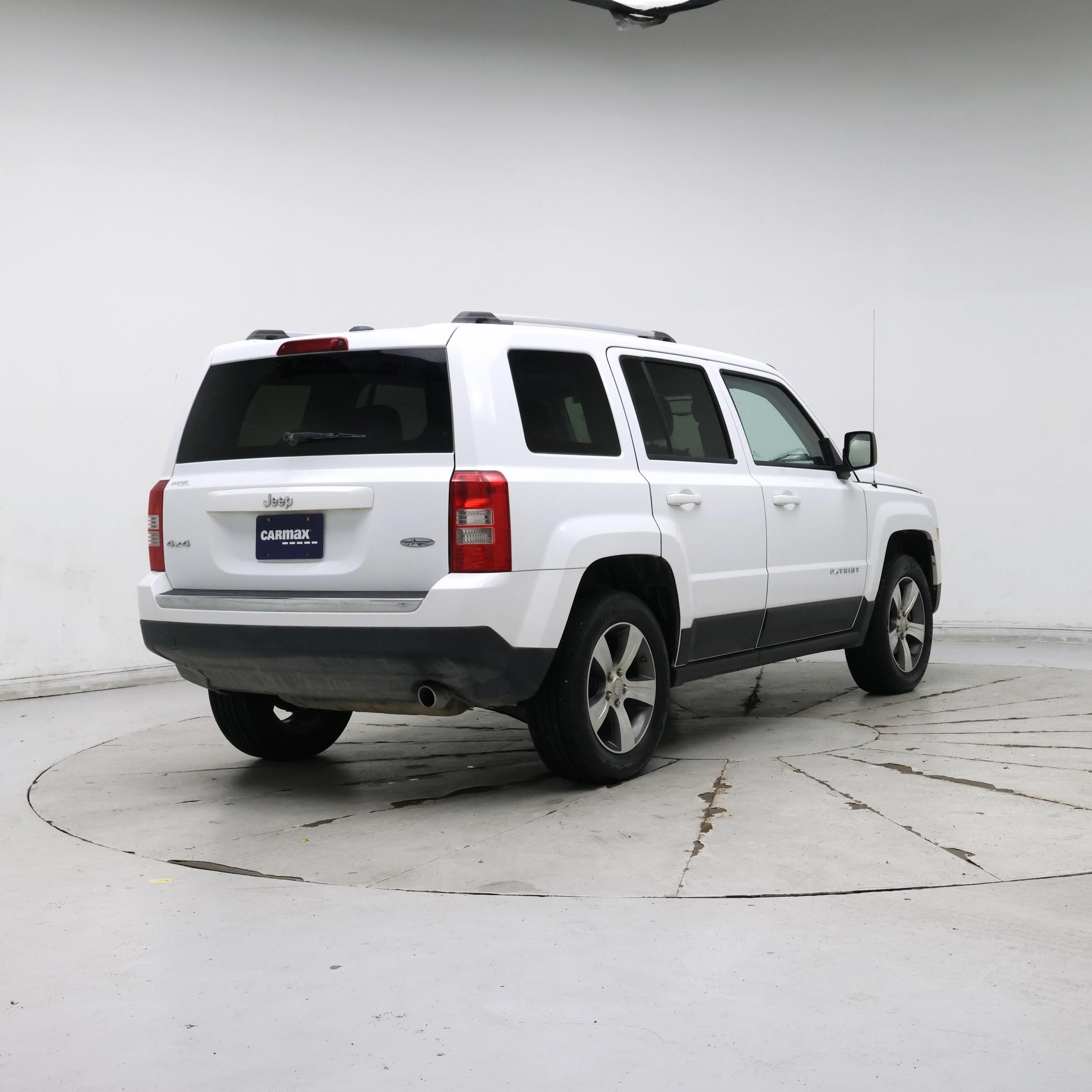 Thumbnail: 2017 Jeep Patriot - 8
