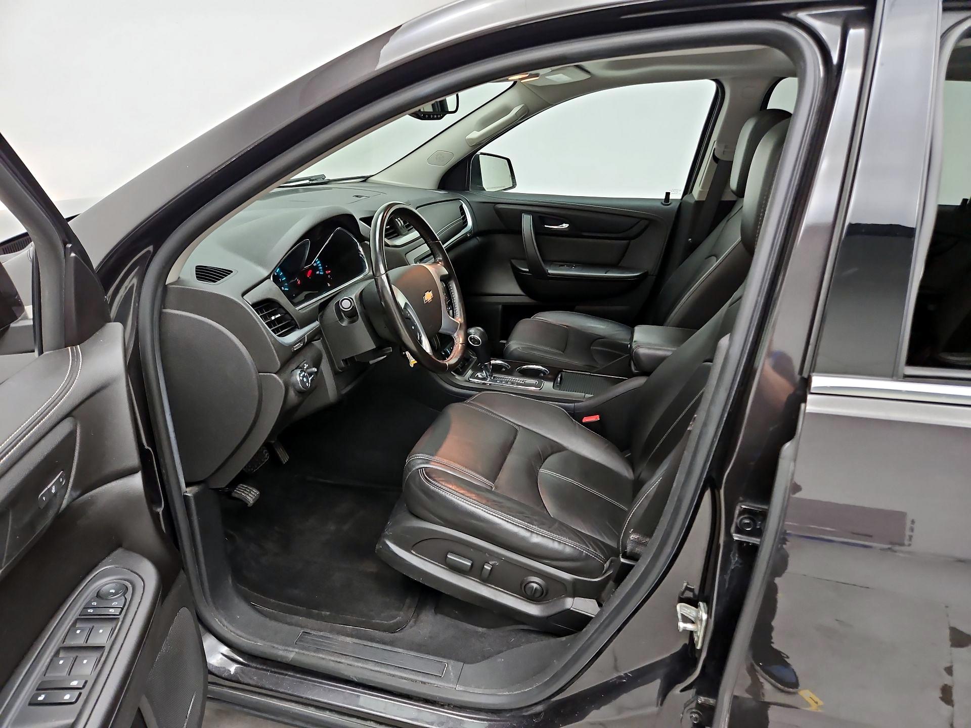 Thumbnail: 2017 Chevrolet Traverse - 11