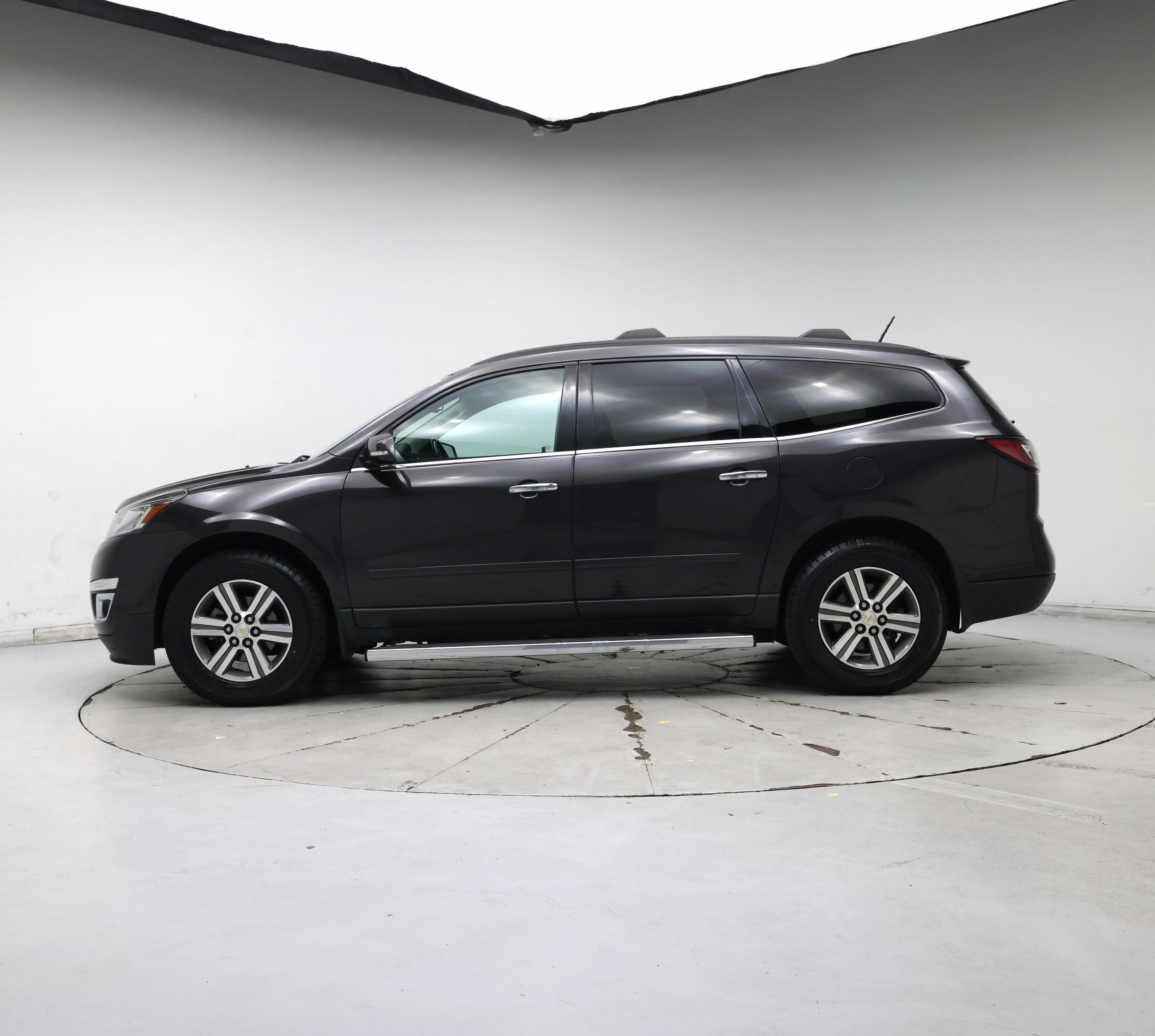 Thumbnail: 2017 Chevrolet Traverse - 3