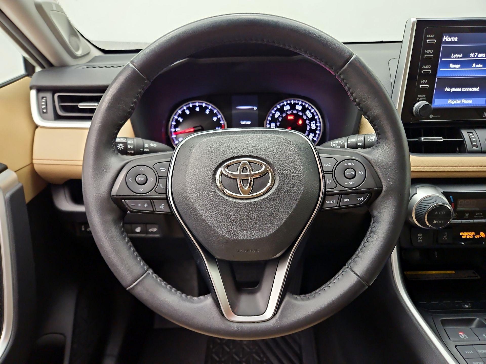Thumbnail: 2021 Toyota RAV4 - 10