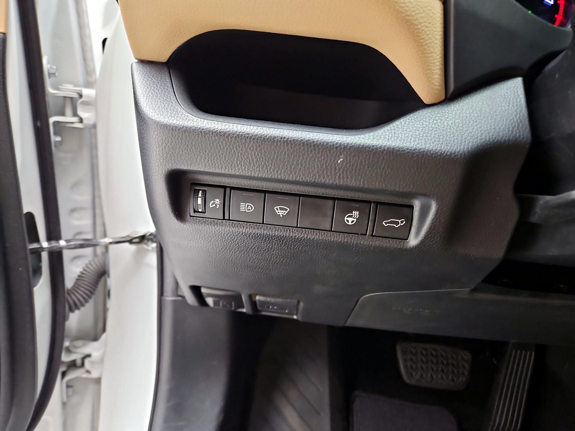 Thumbnail: 2021 Toyota RAV4 - 13