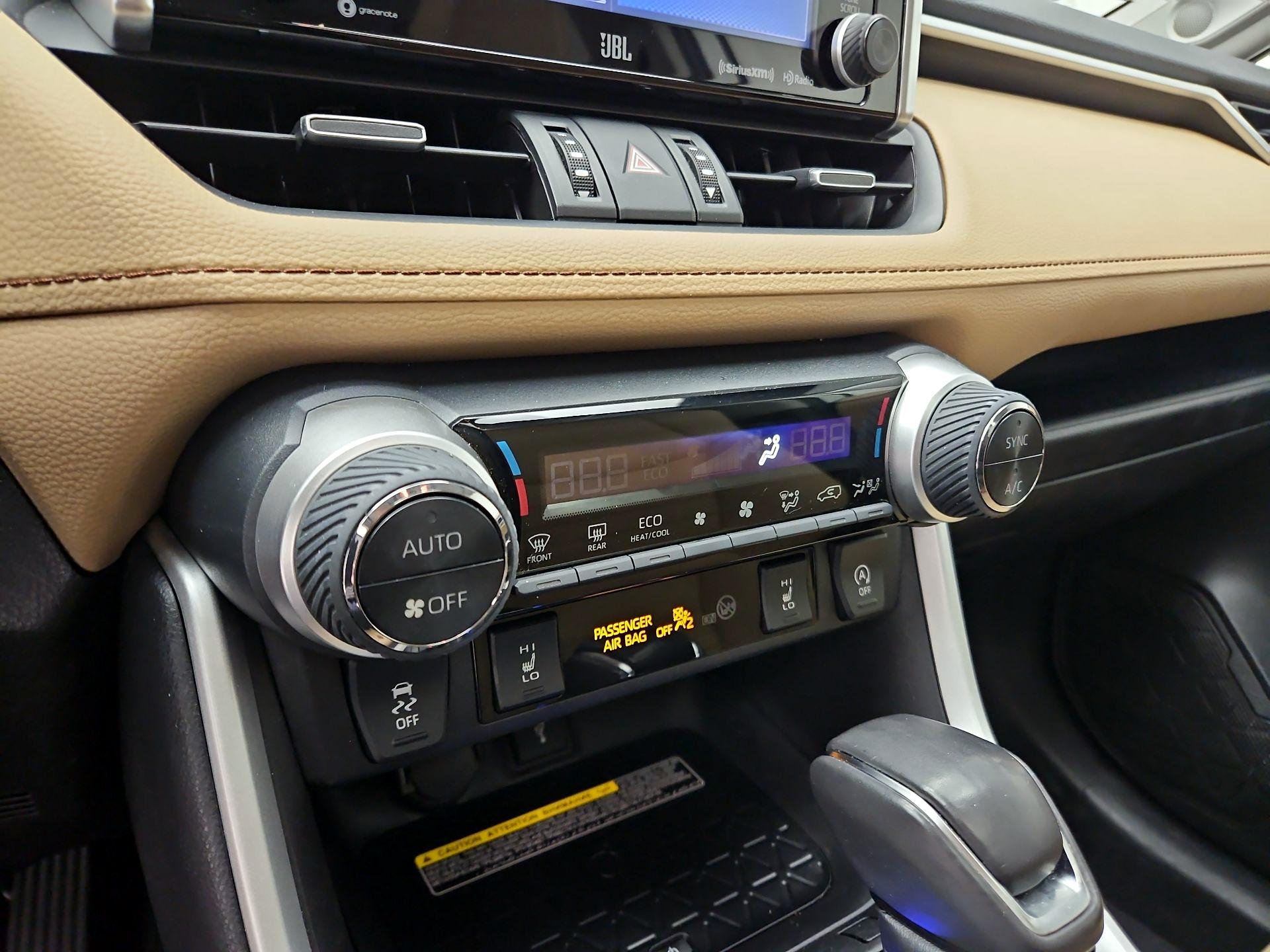 Thumbnail: 2021 Toyota RAV4 - 16