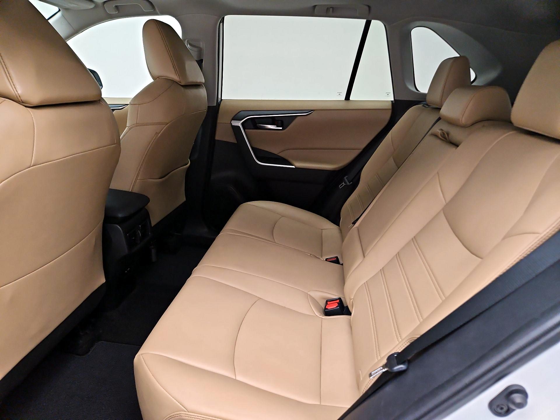 Thumbnail: 2021 Toyota RAV4 - 20