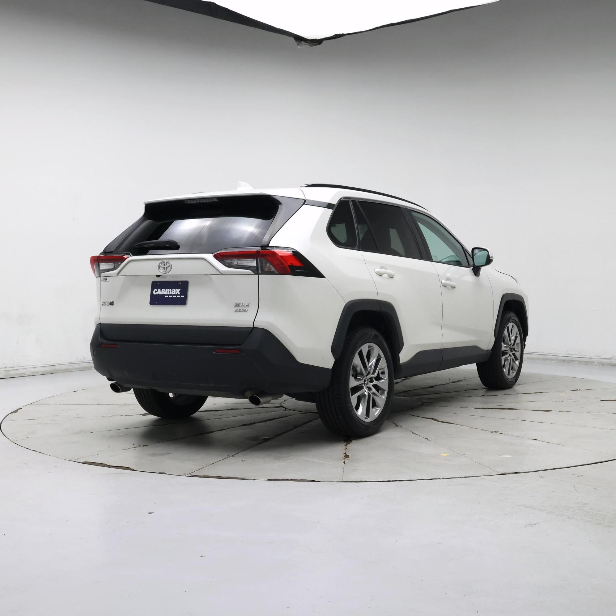 Thumbnail: 2021 Toyota RAV4 - 8