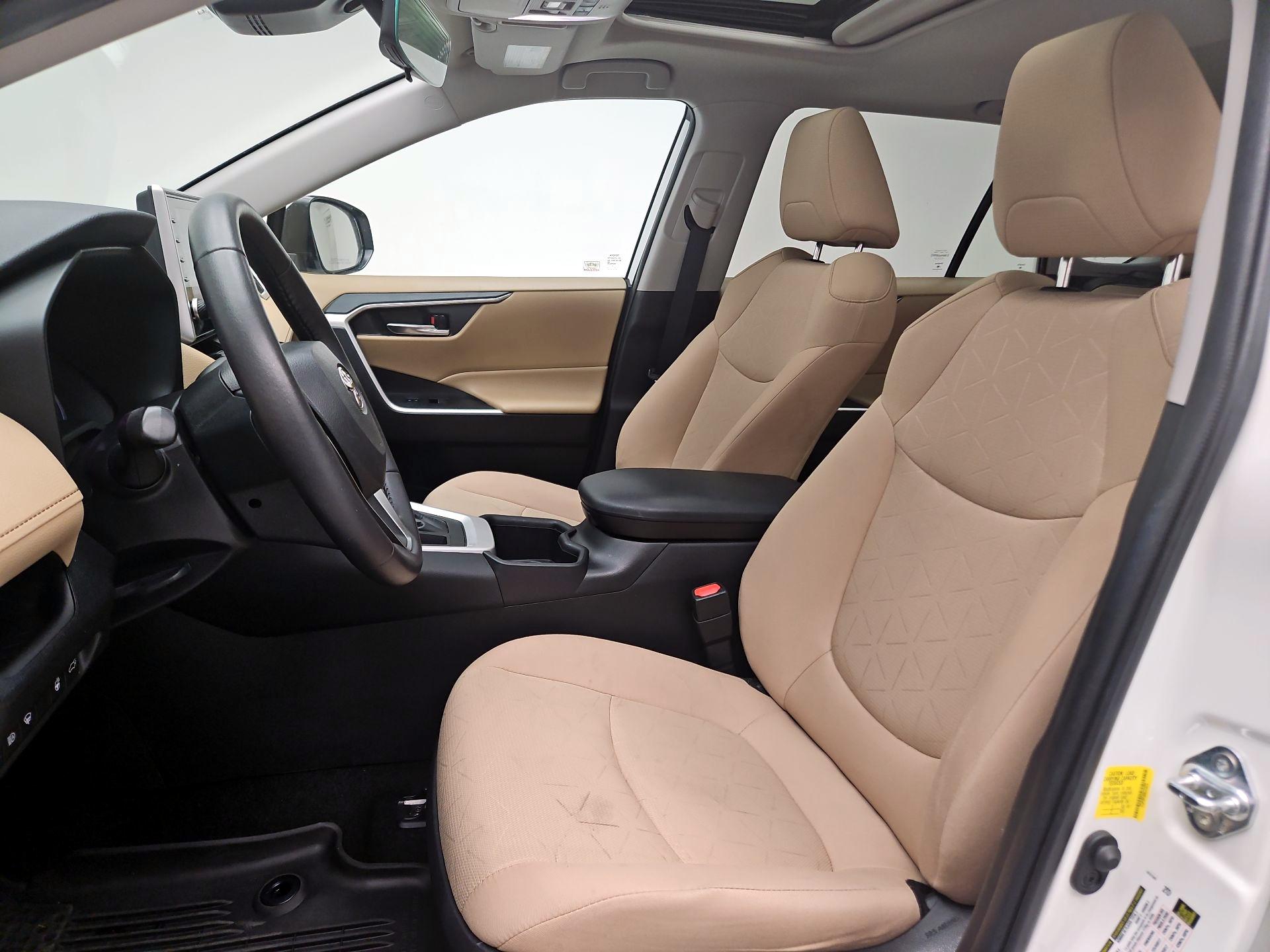 Thumbnail: 2022 Toyota RAV4 - 11