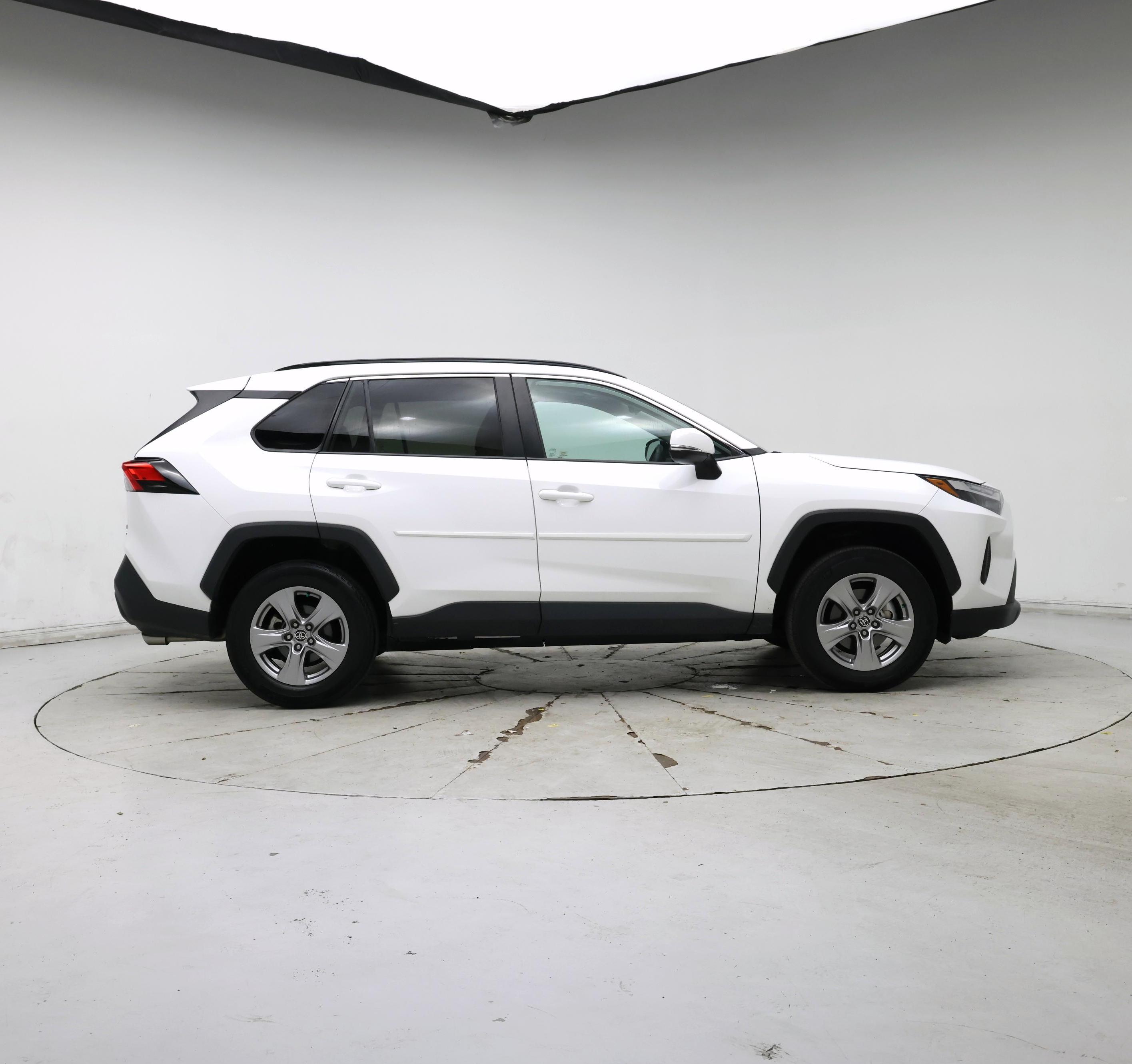 Thumbnail: 2022 Toyota RAV4 - 7