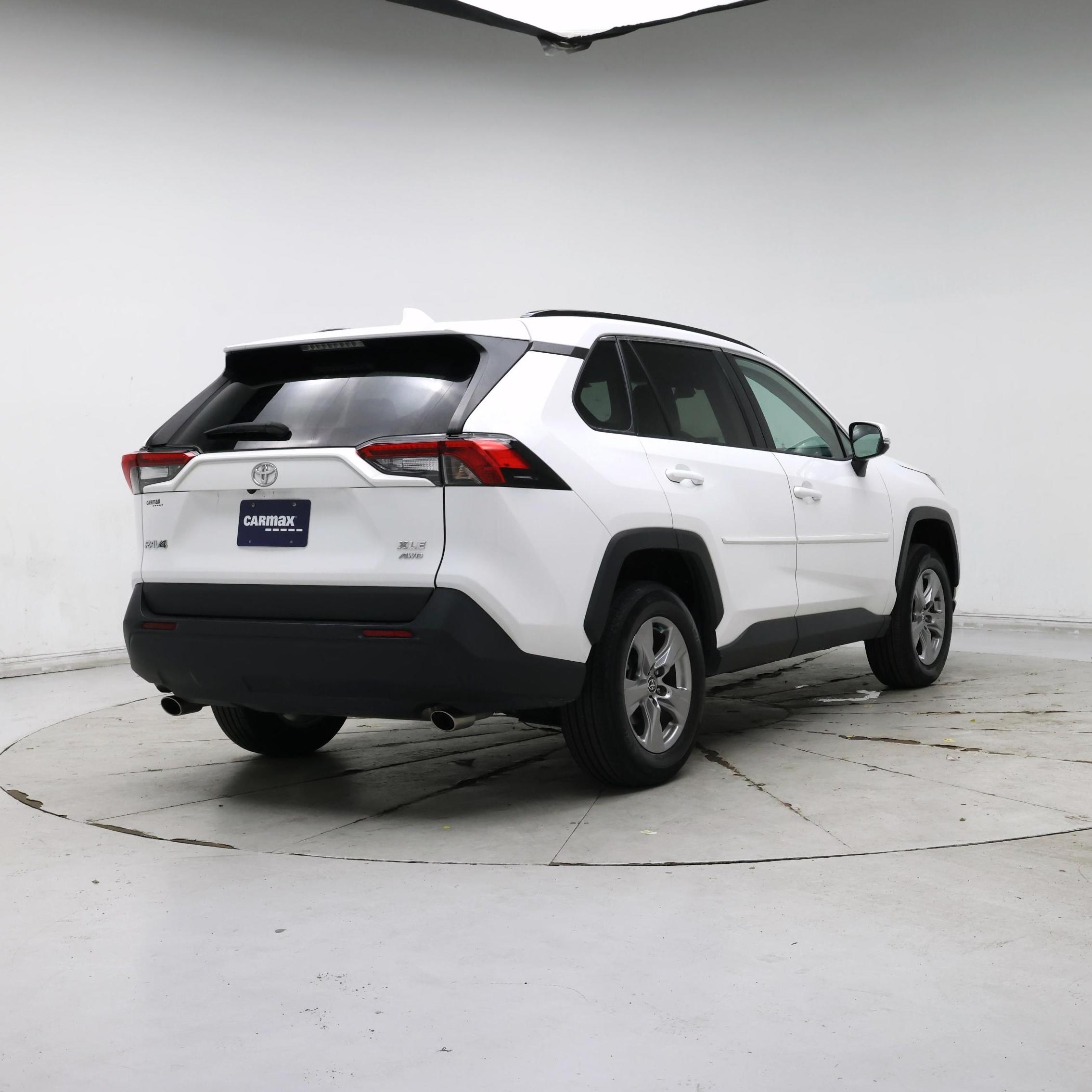 Thumbnail: 2022 Toyota RAV4 - 8