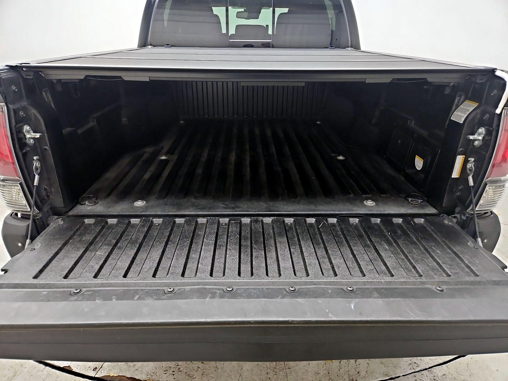 Thumbnail: 2021 Toyota Tacoma - 19