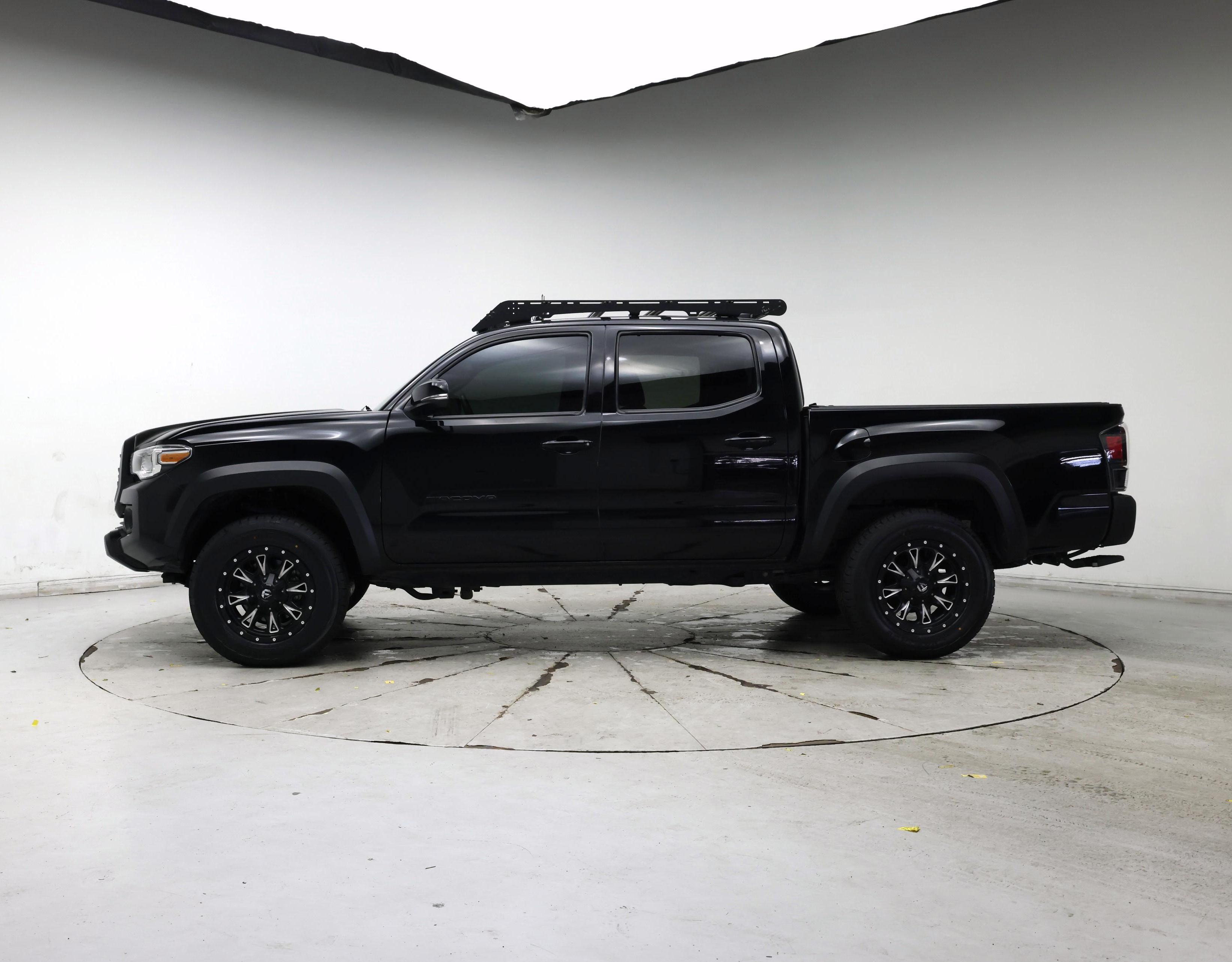 Thumbnail: 2021 Toyota Tacoma - 3