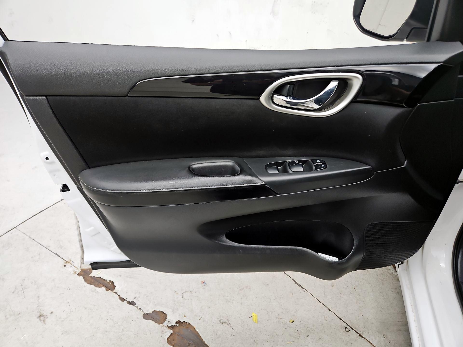 Thumbnail: 2019 Nissan Sentra - 12