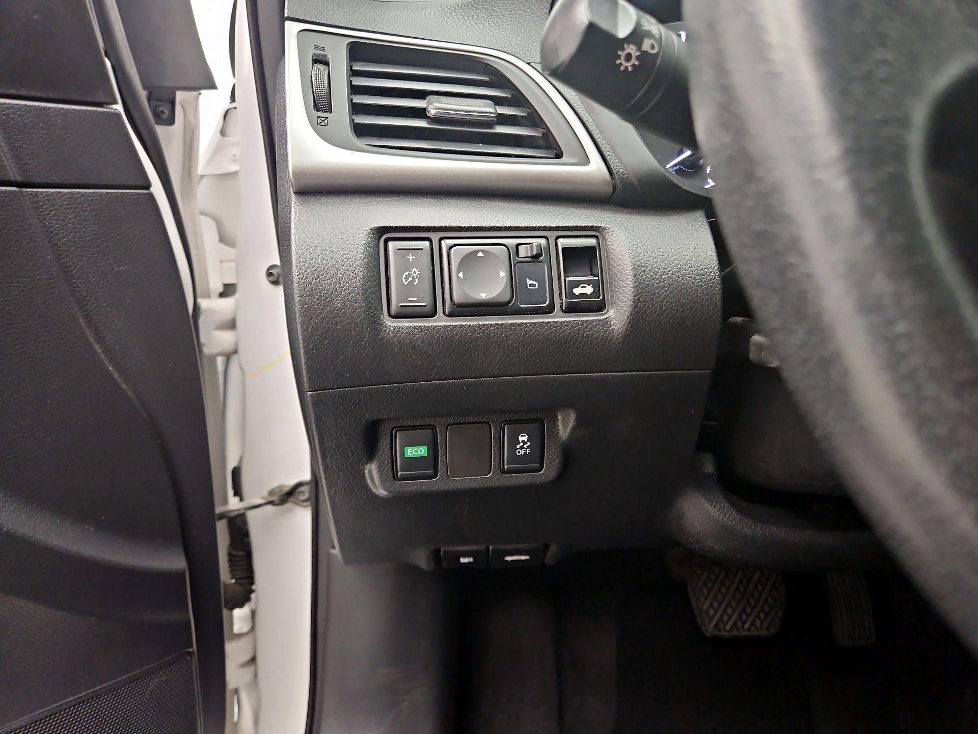 Thumbnail: 2019 Nissan Sentra - 13