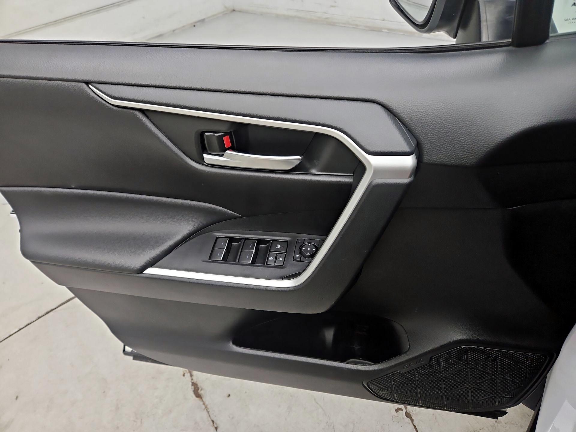 Thumbnail: 2024 Toyota RAV4 - 12