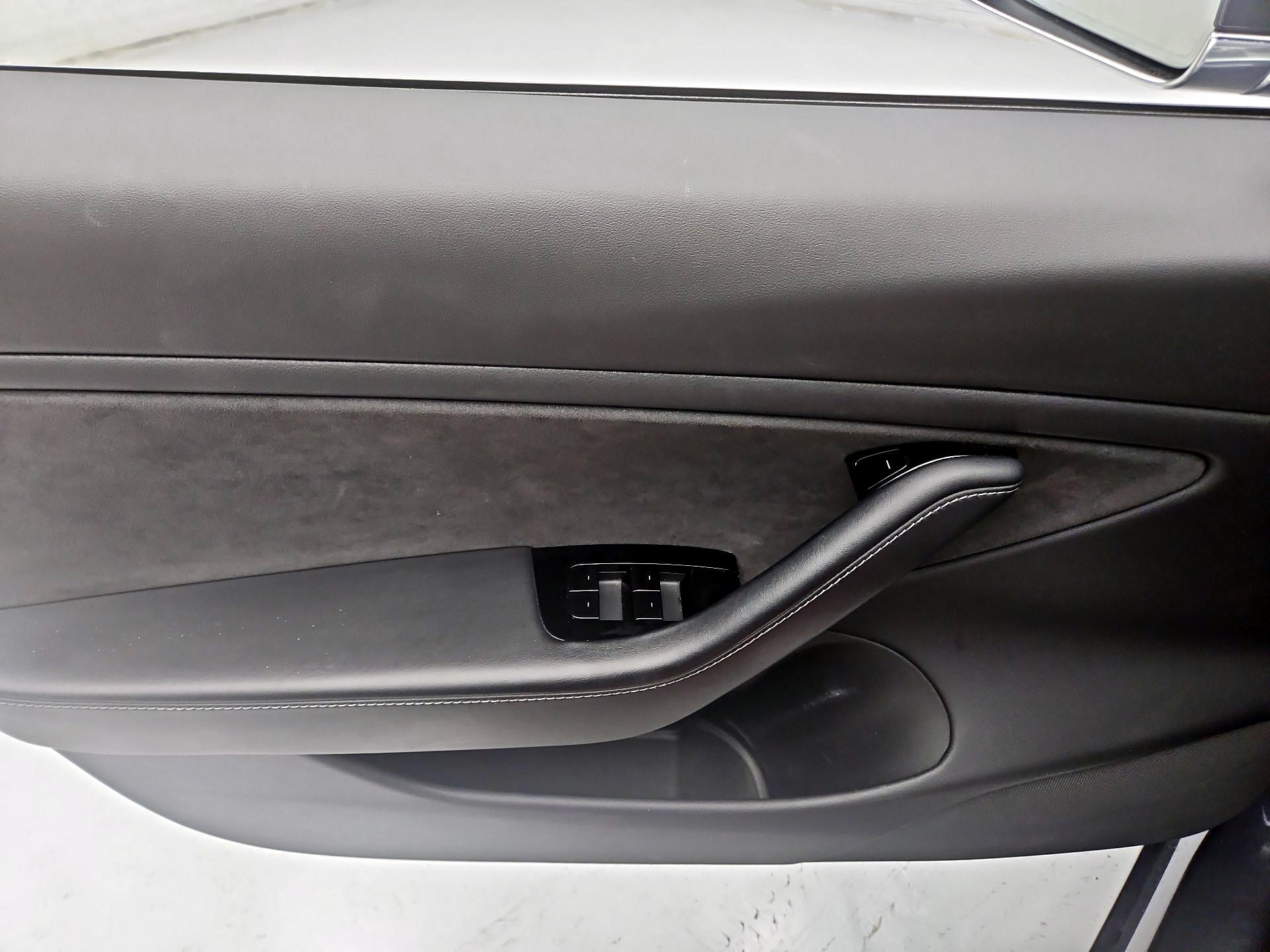 Thumbnail: 2020 Tesla Model 3 - 12