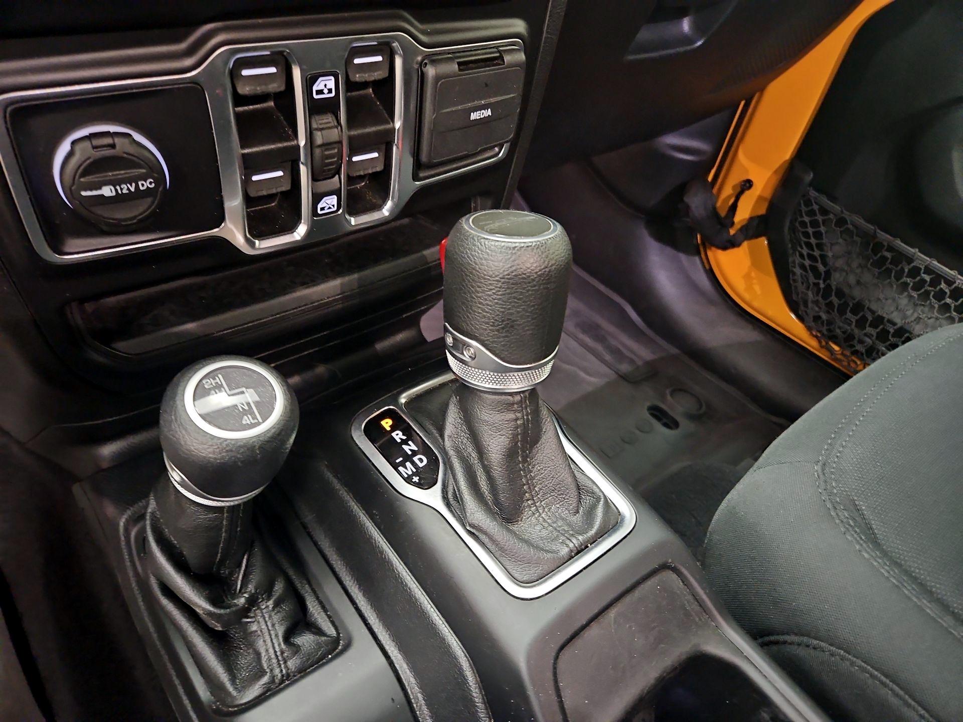 Thumbnail: 2021 Jeep Gladiator - 17