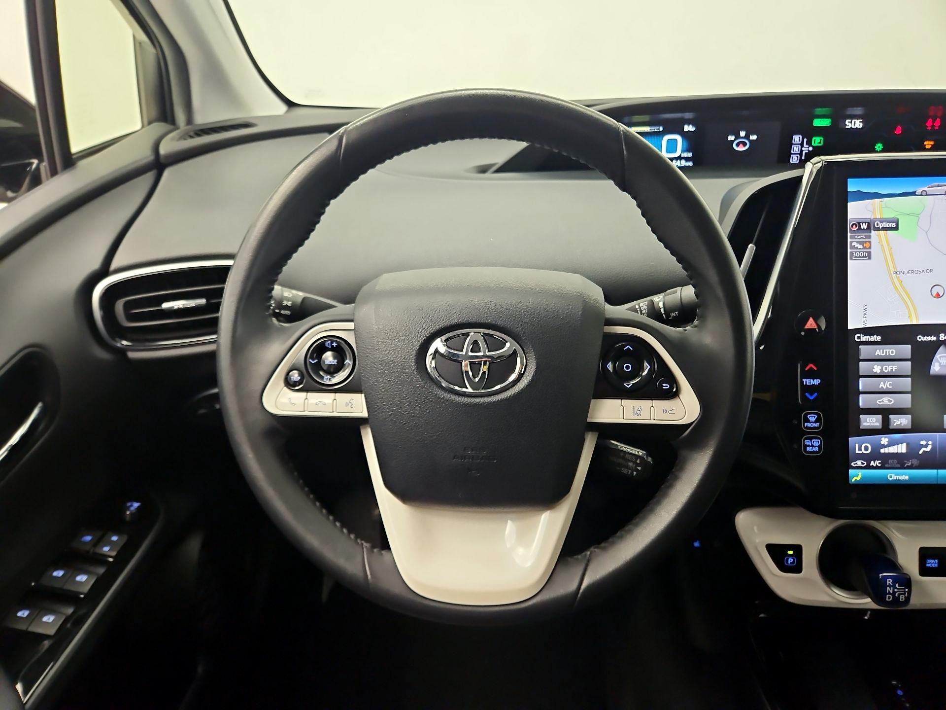 Thumbnail: 2017 Toyota Prius Prime - 10