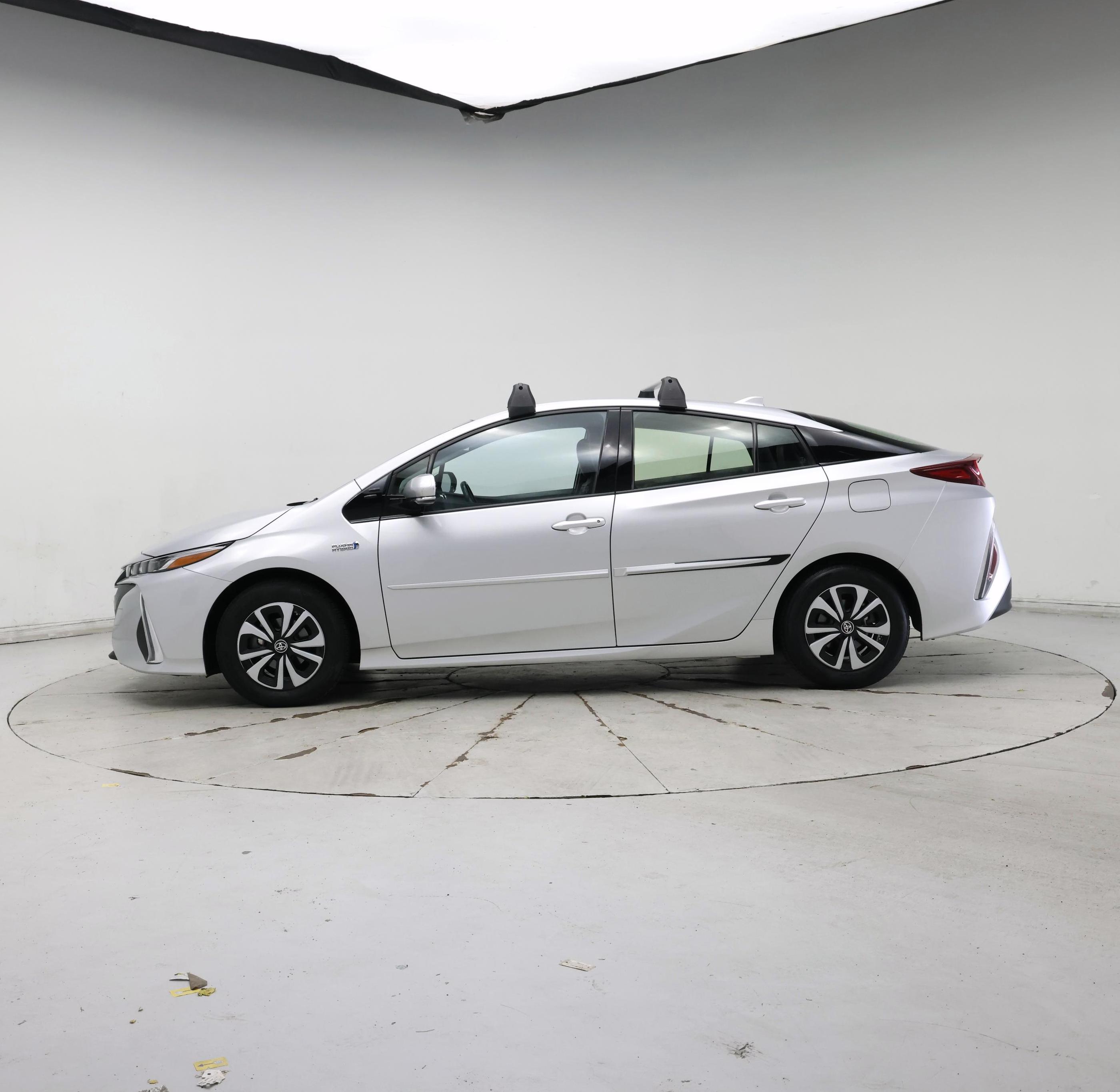 Thumbnail: 2017 Toyota Prius Prime - 3