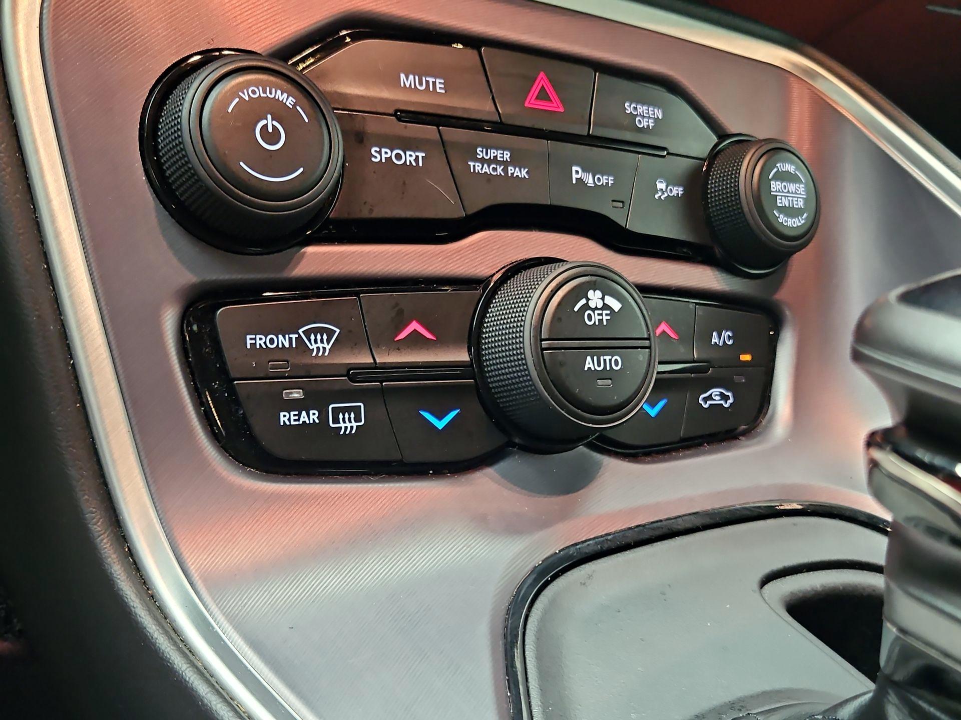Thumbnail: 2019 Dodge Challenger - 16