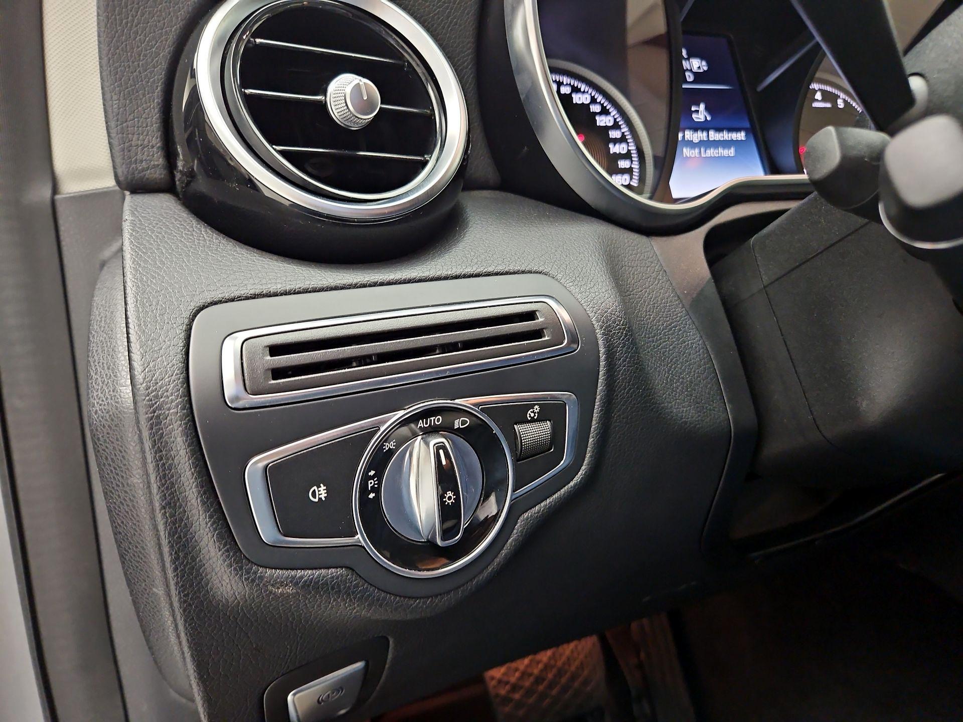 Thumbnail: 2015 Mercedes-Benz C-Class - 13