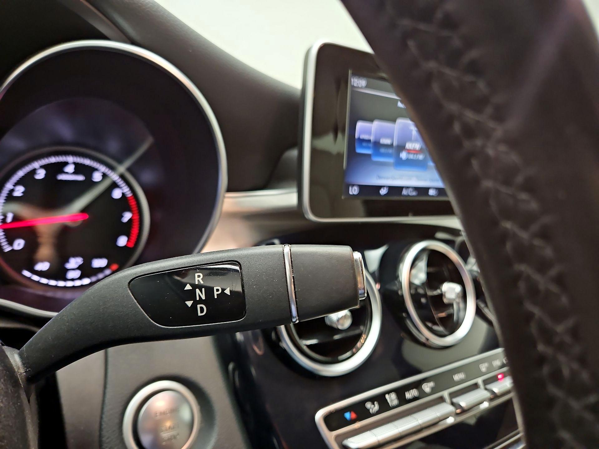 Thumbnail: 2015 Mercedes-Benz C-Class - 18