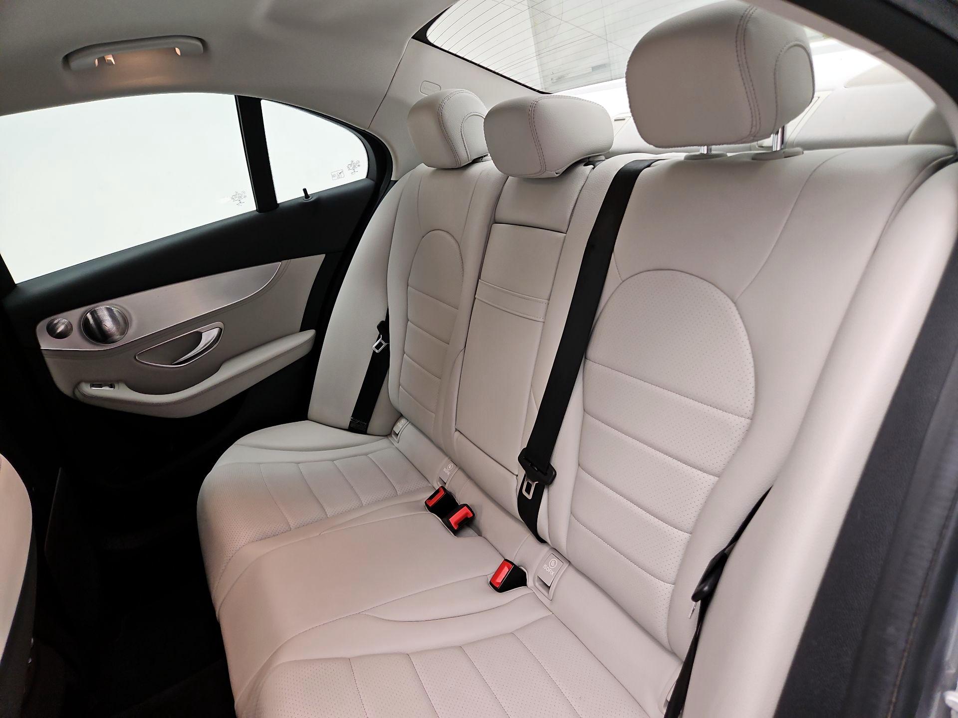 Thumbnail: 2015 Mercedes-Benz C-Class - 20