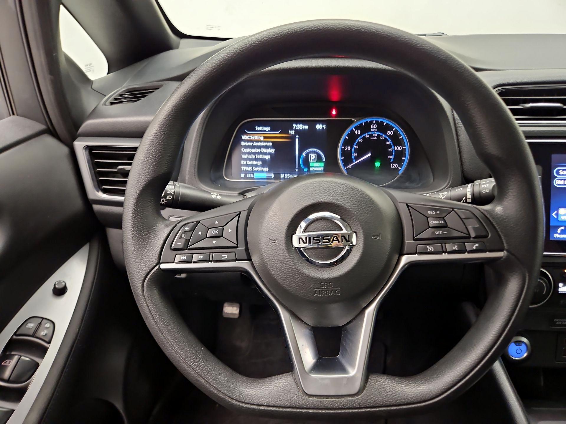Thumbnail: 2022 Nissan Leaf - 10