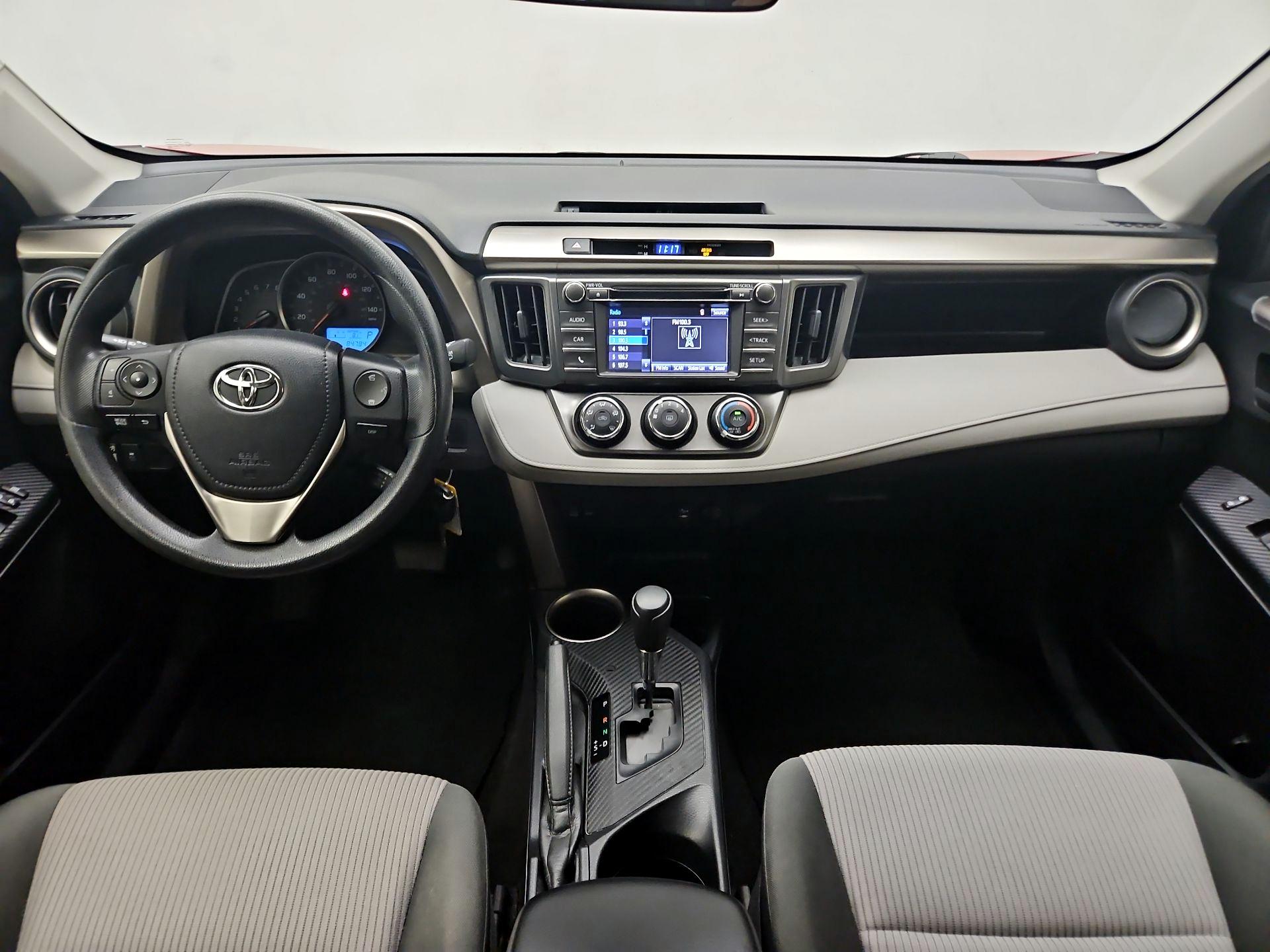 Thumbnail: 2015 Toyota RAV4 - 9