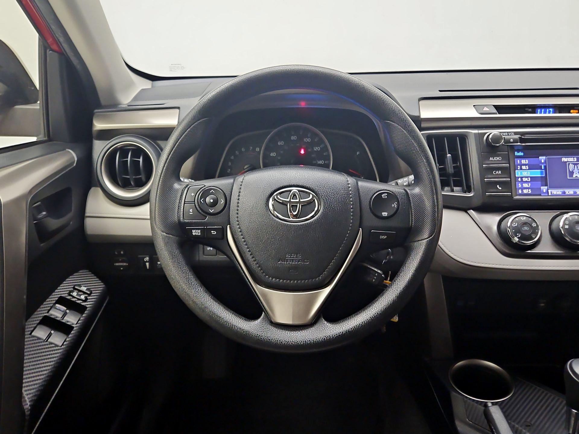 Thumbnail: 2015 Toyota RAV4 - 10