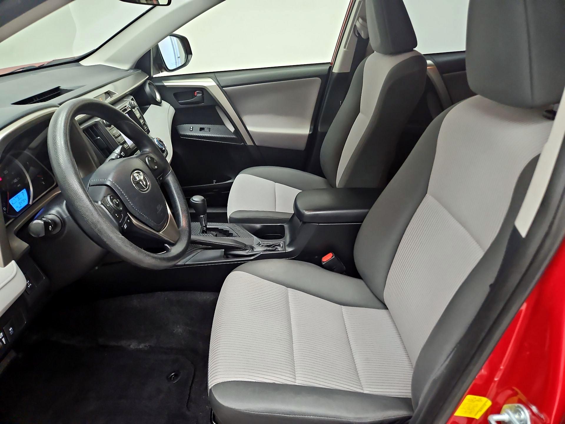Thumbnail: 2015 Toyota RAV4 - 11