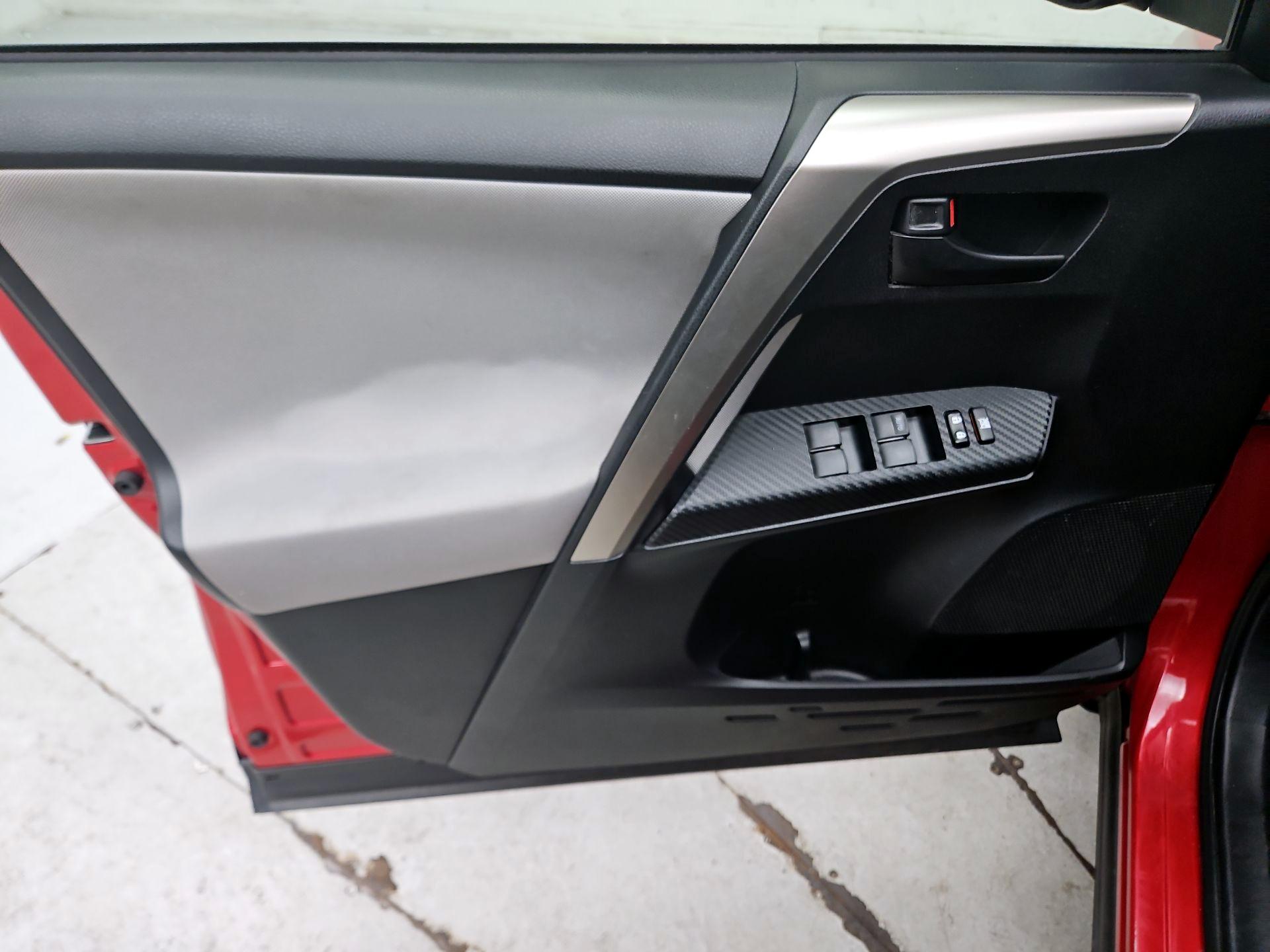 Thumbnail: 2015 Toyota RAV4 - 12