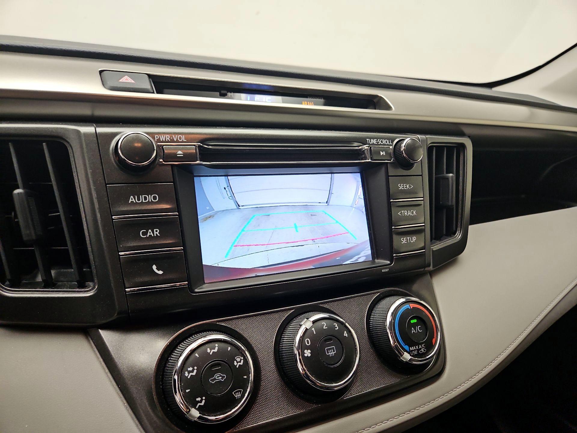 Thumbnail: 2015 Toyota RAV4 - 14
