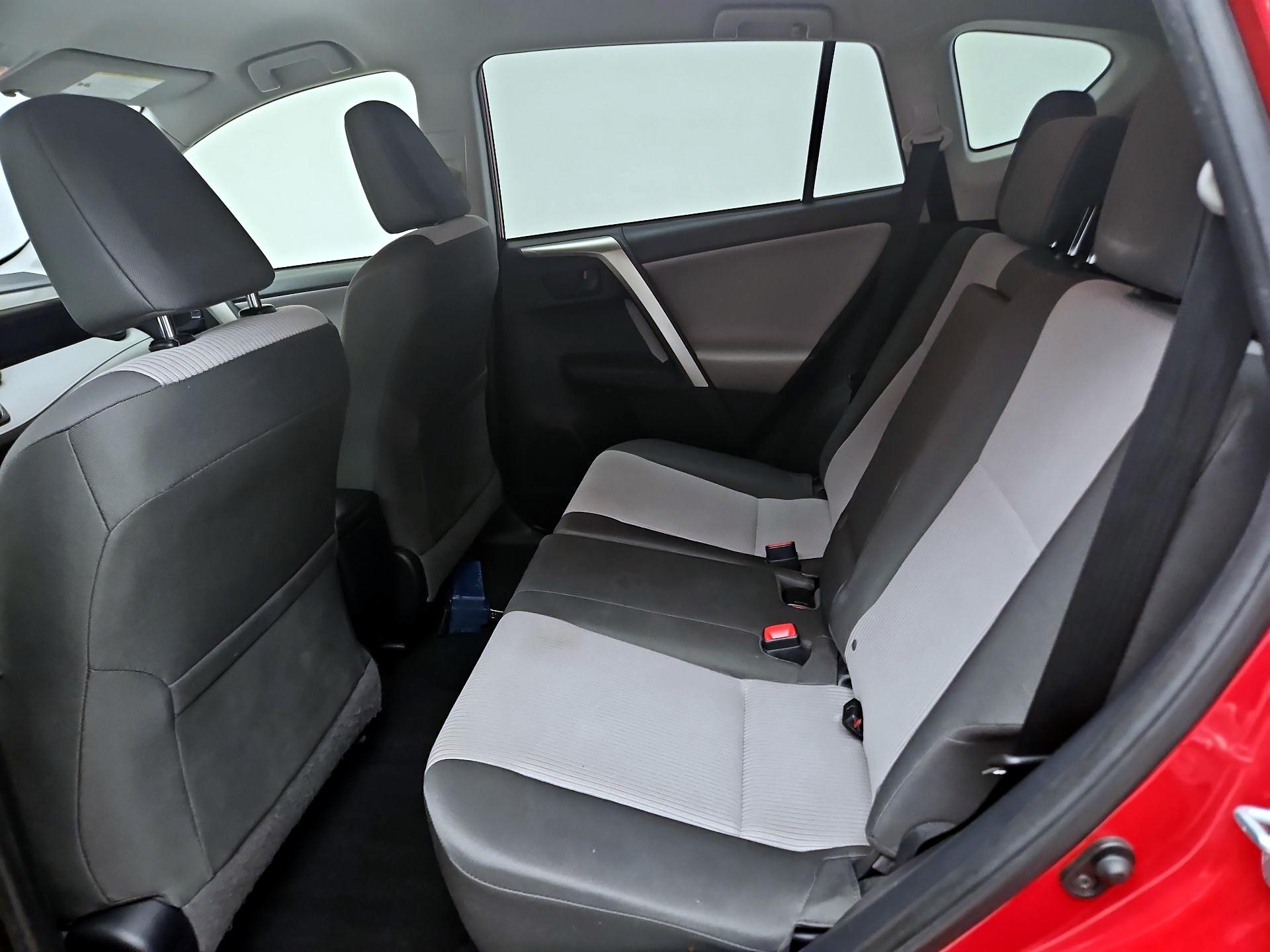 Thumbnail: 2015 Toyota RAV4 - 18