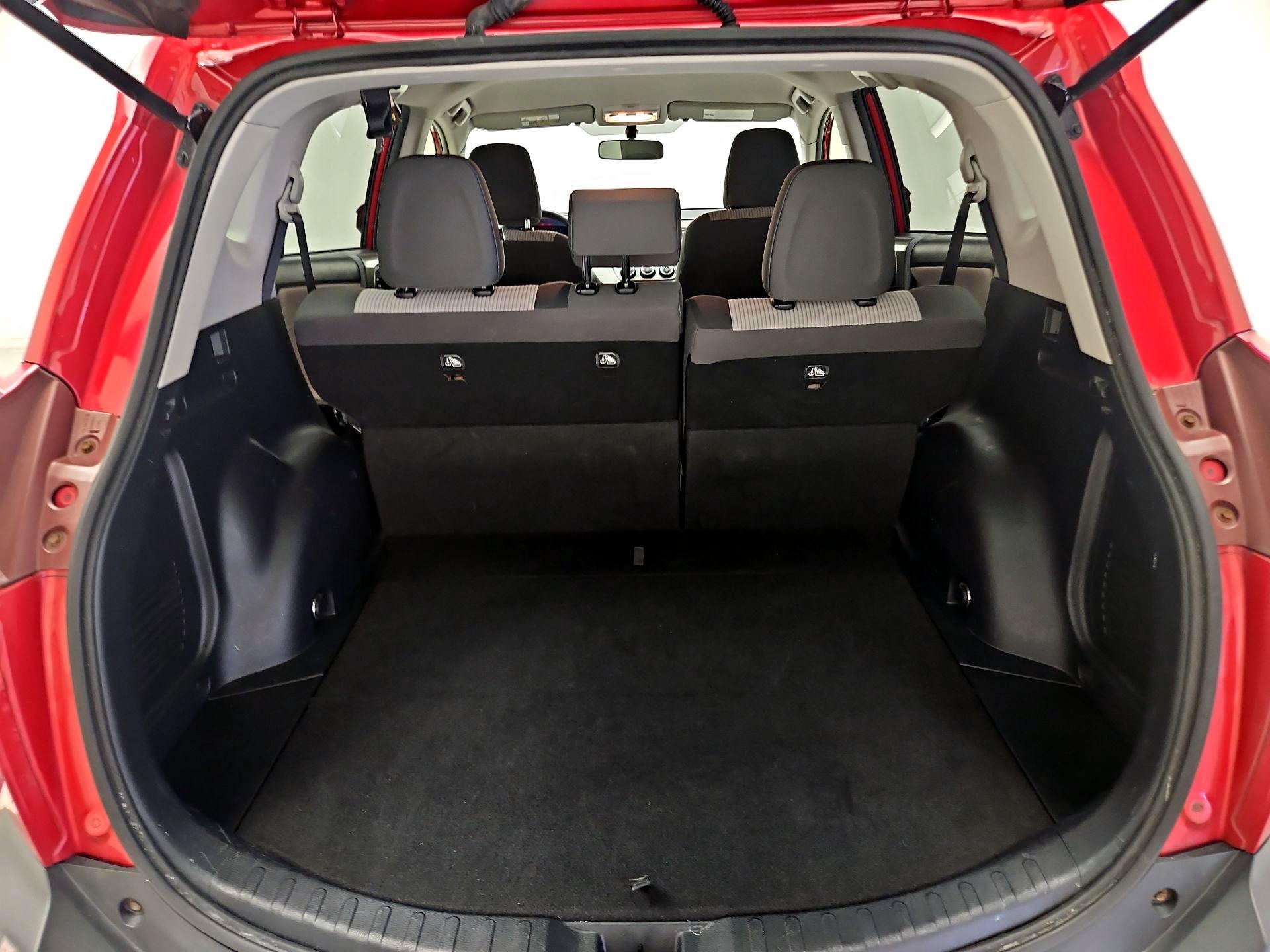 Thumbnail: 2015 Toyota RAV4 - 19