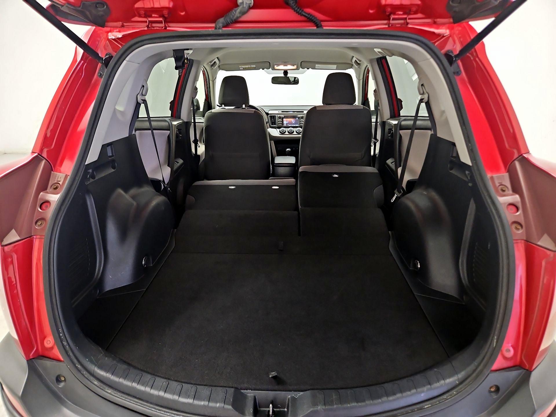 Thumbnail: 2015 Toyota RAV4 - 20