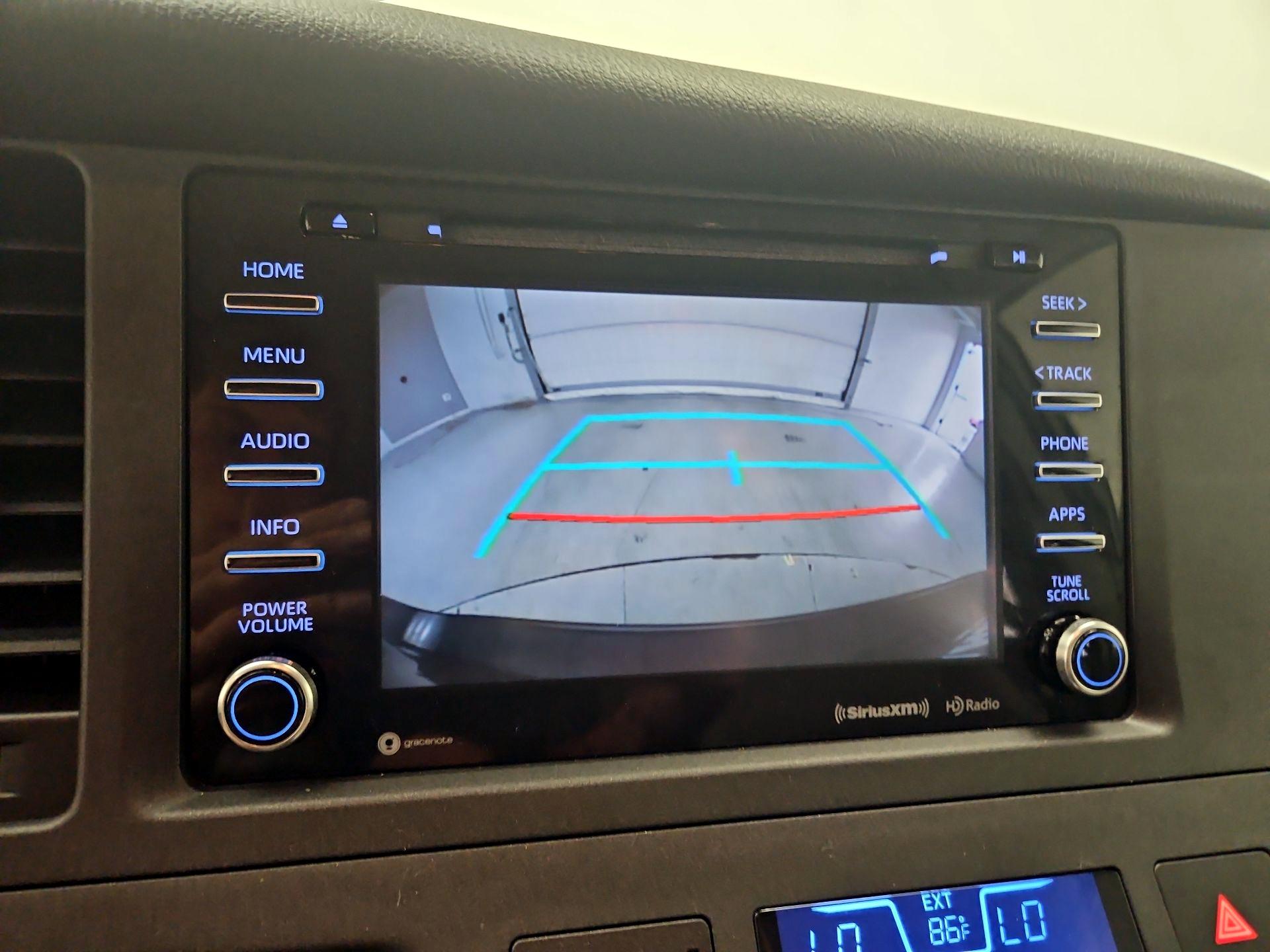 Thumbnail: 2018 Toyota Sienna - 14