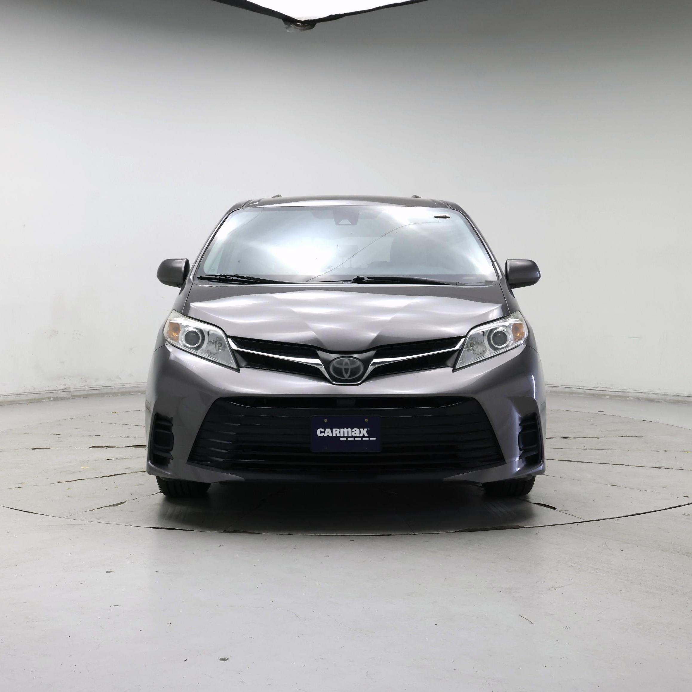 Thumbnail: 2018 Toyota Sienna - 5